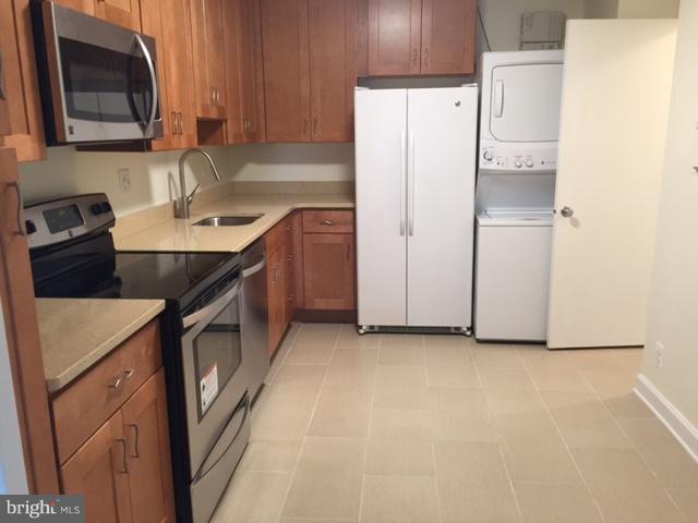 ROTONDA - Residential Lease