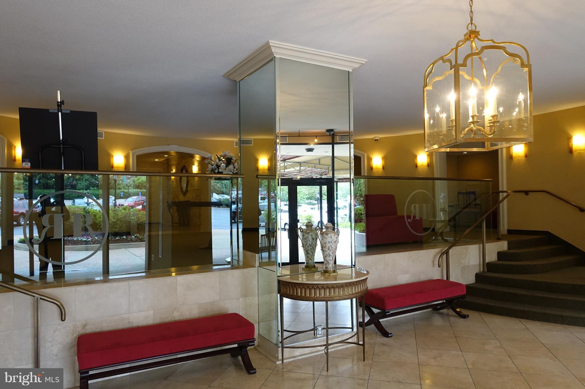 ROTONDA - Residential Lease