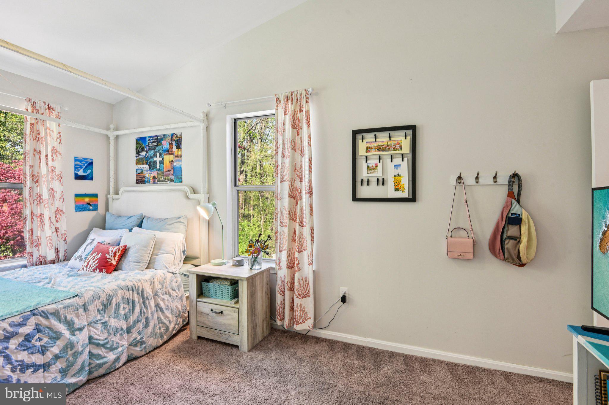 HUNT MEADOW - Residential