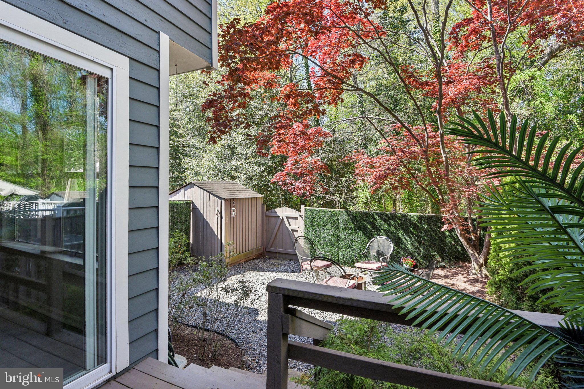 HUNT MEADOW - Residential