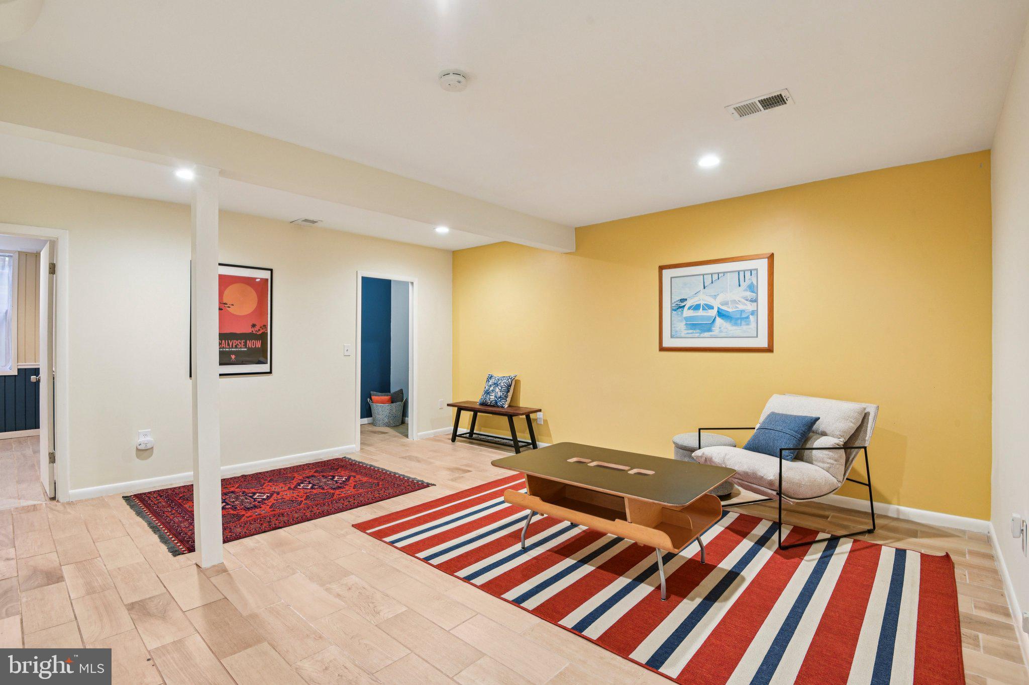 HUNT MEADOW - Residential