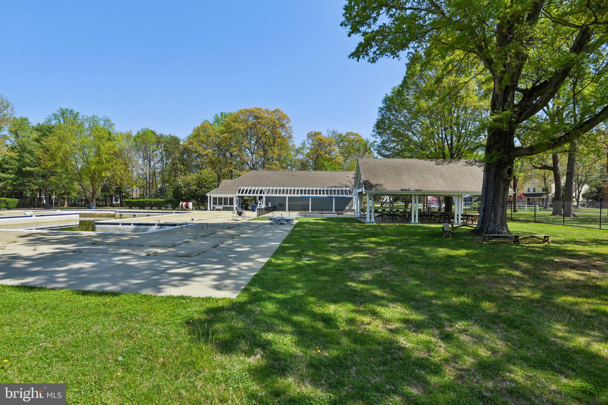 HUNT MEADOW - Residential