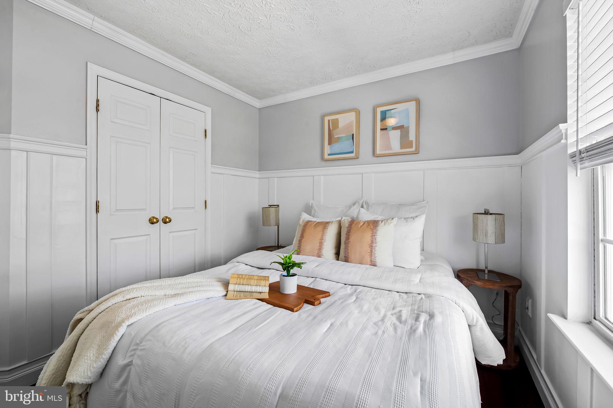 CONSTANT FRIENDSHIP - Residential