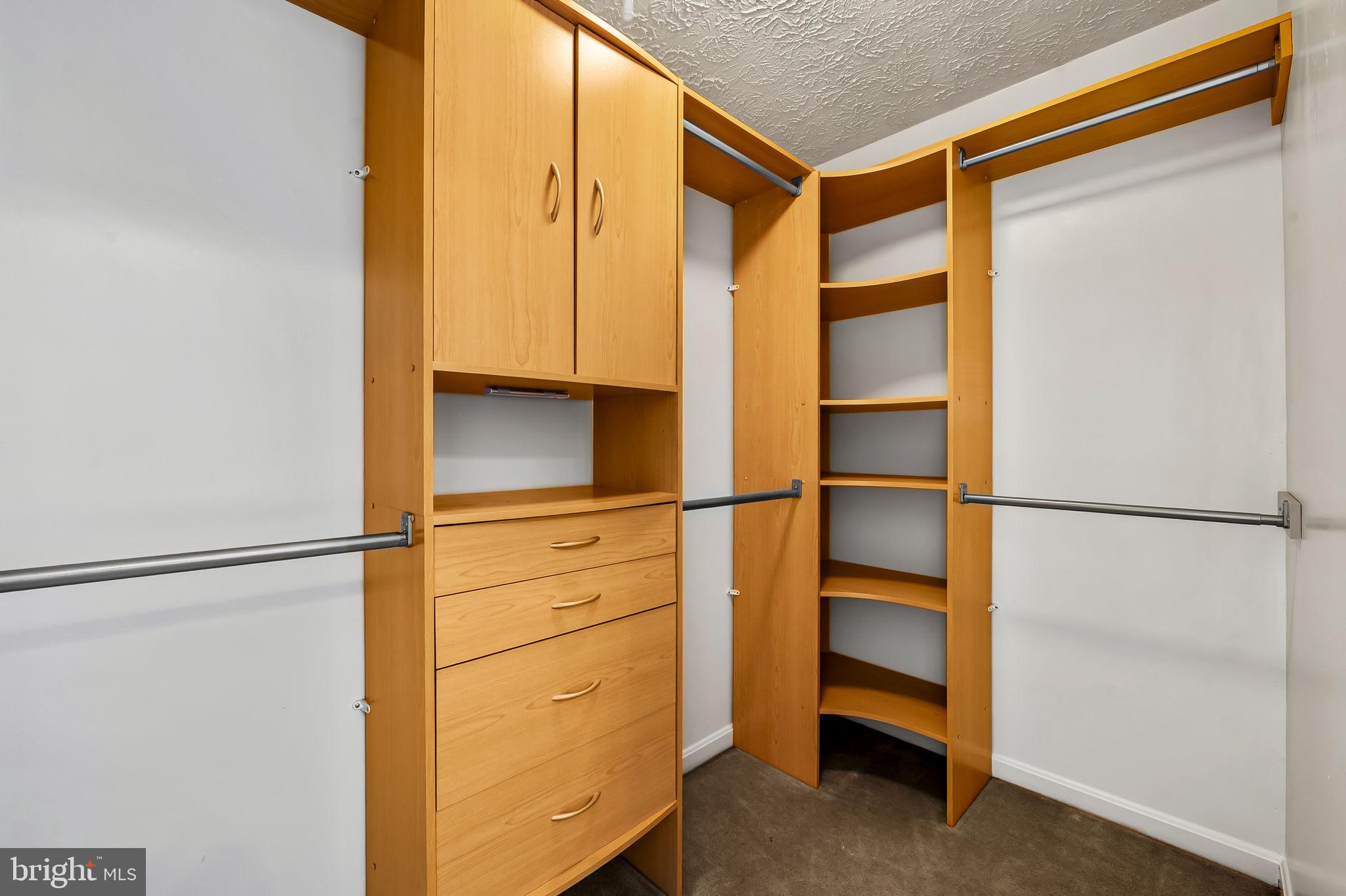 CONSTANT FRIENDSHIP - Residential