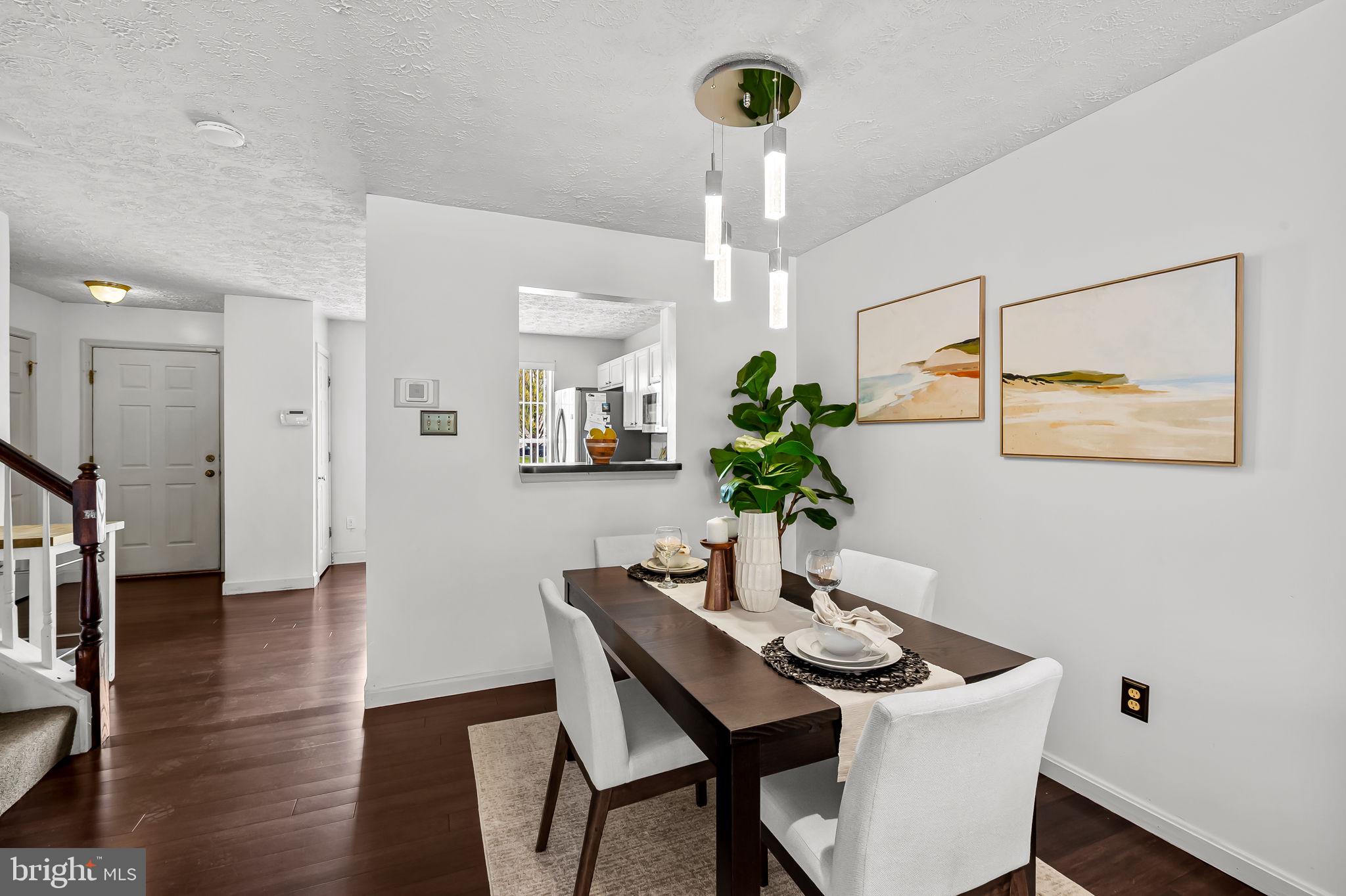 CONSTANT FRIENDSHIP - Residential