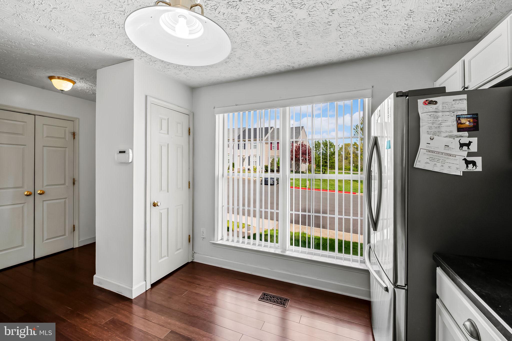 CONSTANT FRIENDSHIP - Residential