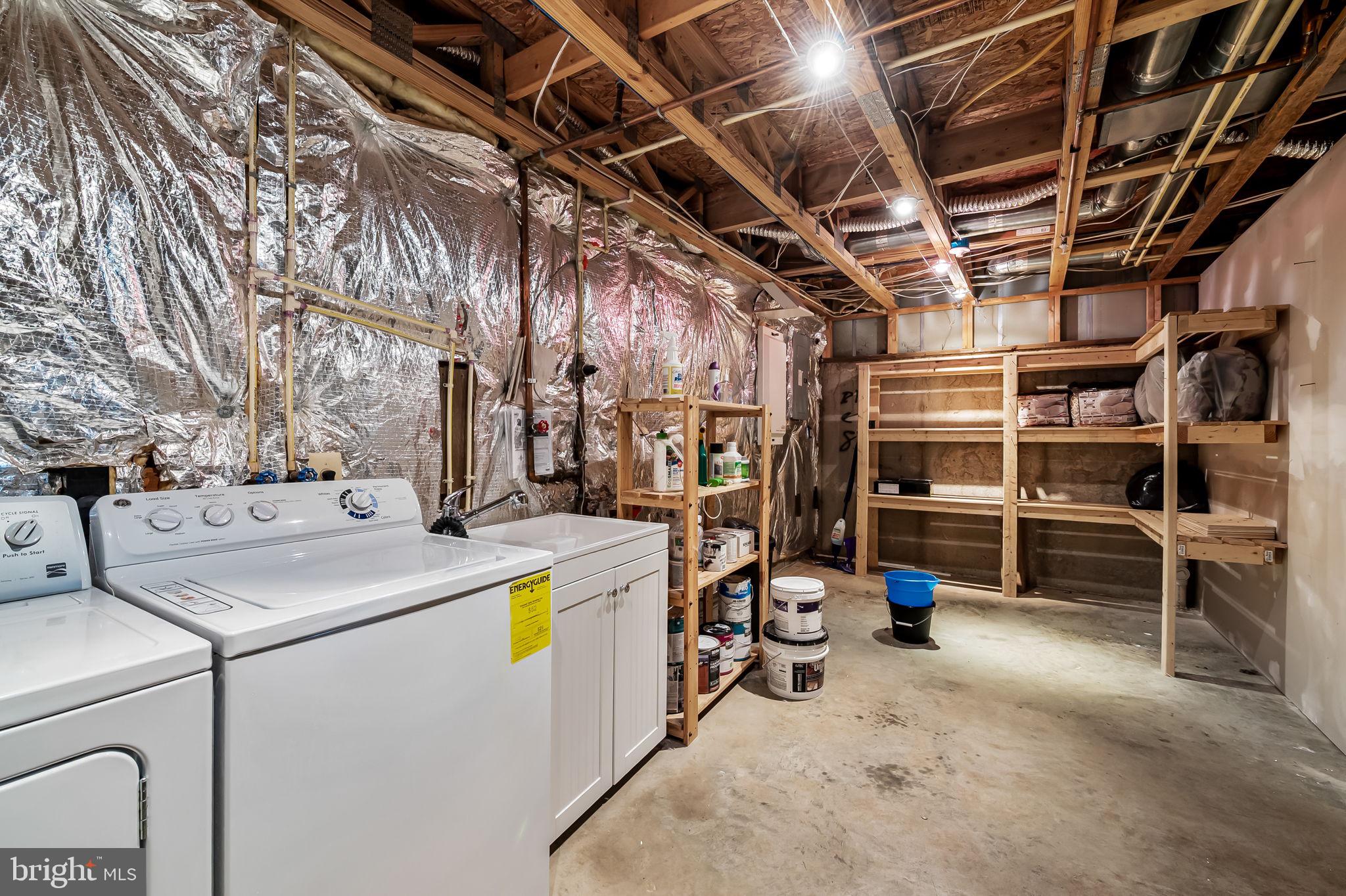 CONSTANT FRIENDSHIP - Residential