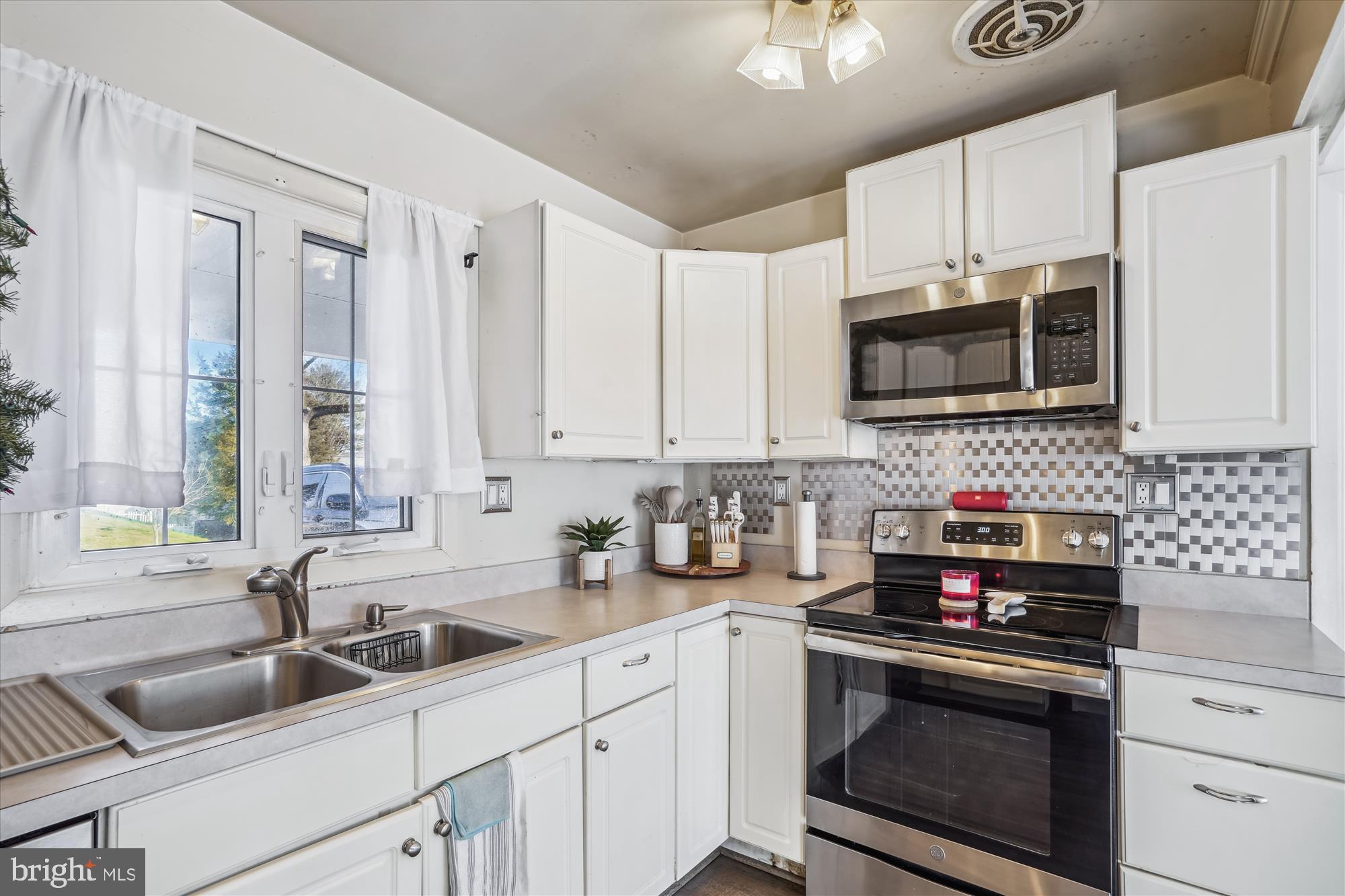 KENILWORTH AT BELAIR - Residential