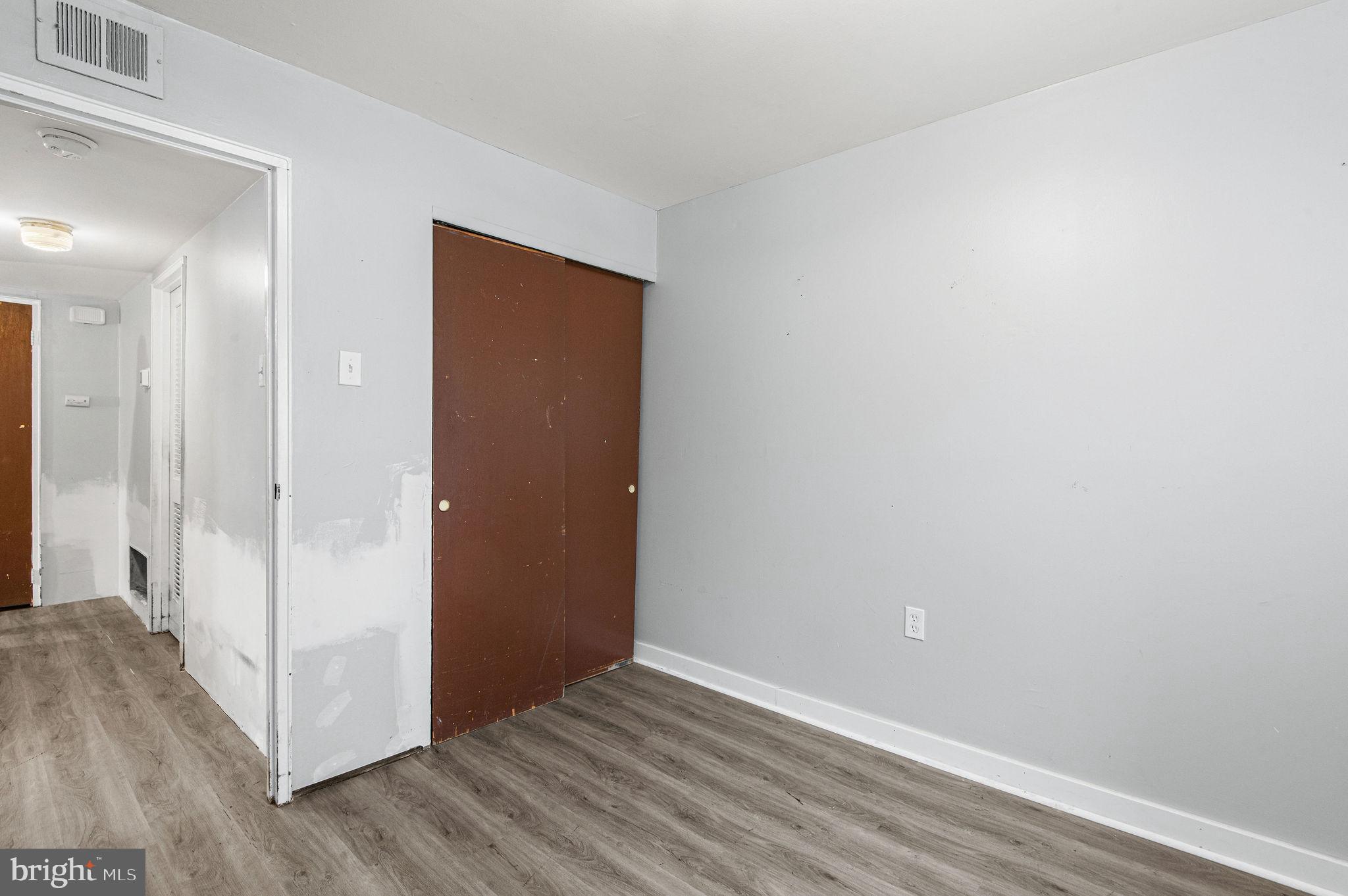 SOMERTON - Residential