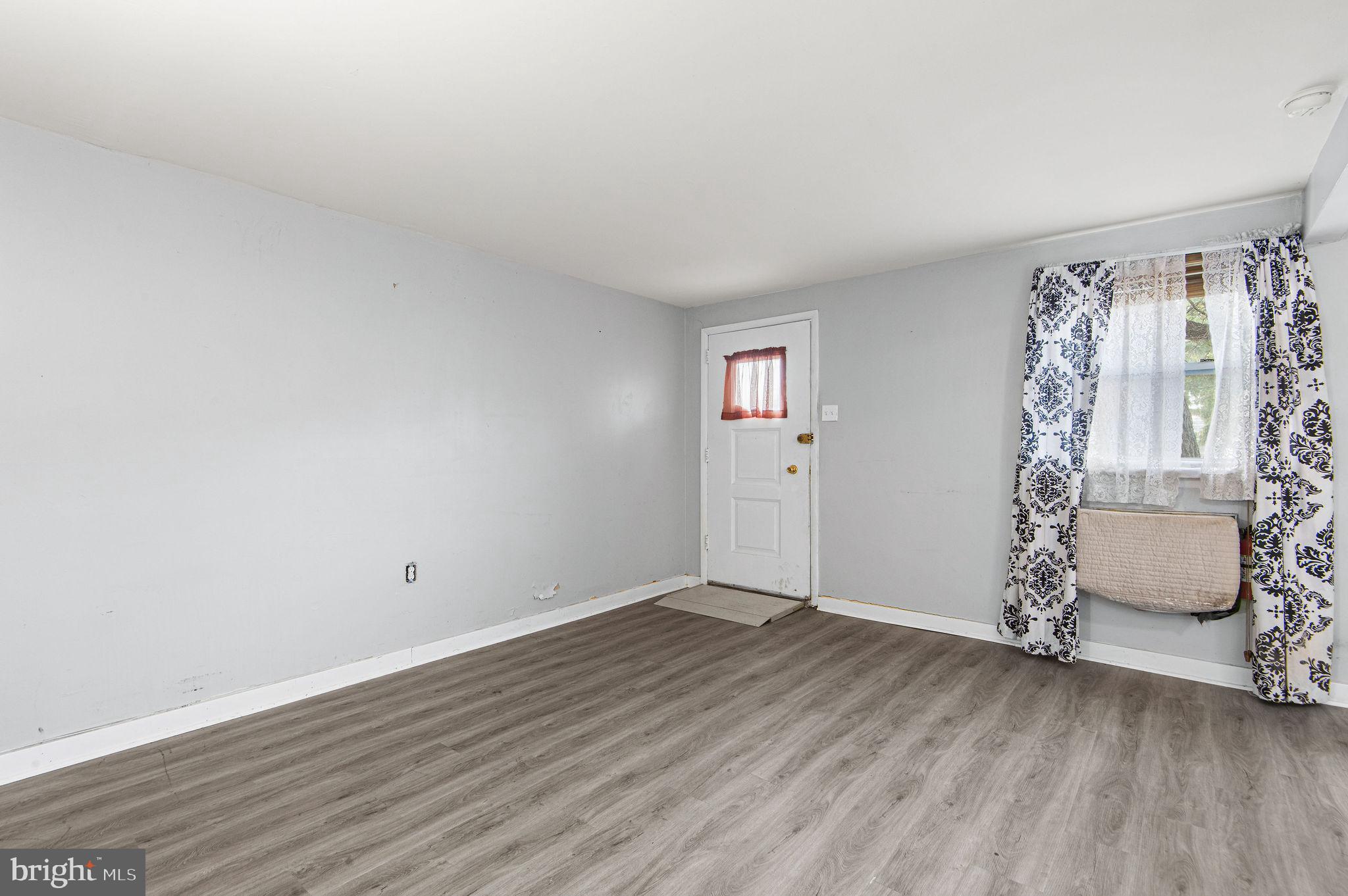 SOMERTON - Residential