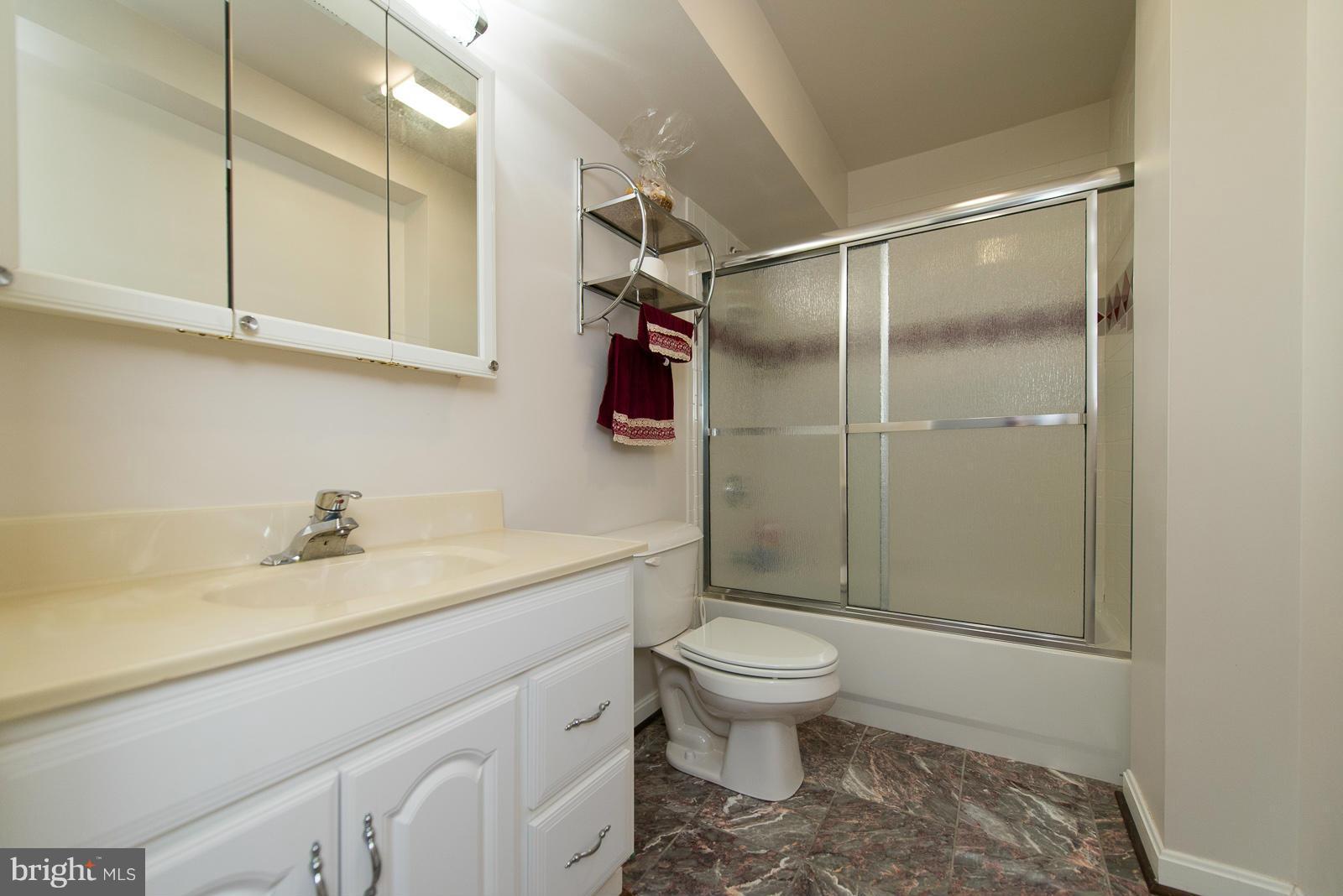 ASCOT ESTATES - Residential Lease