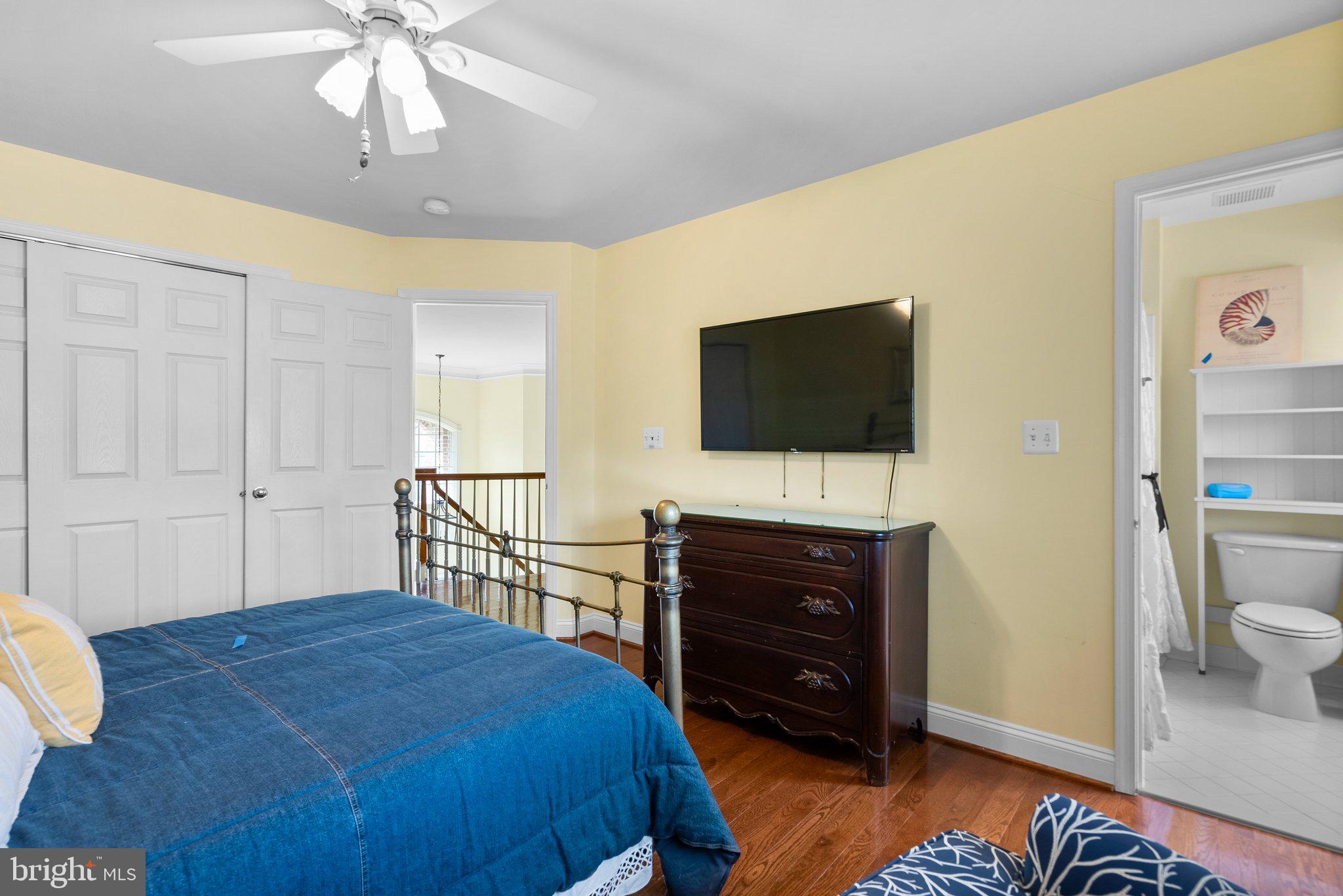 OAKTON CHASE - Residential