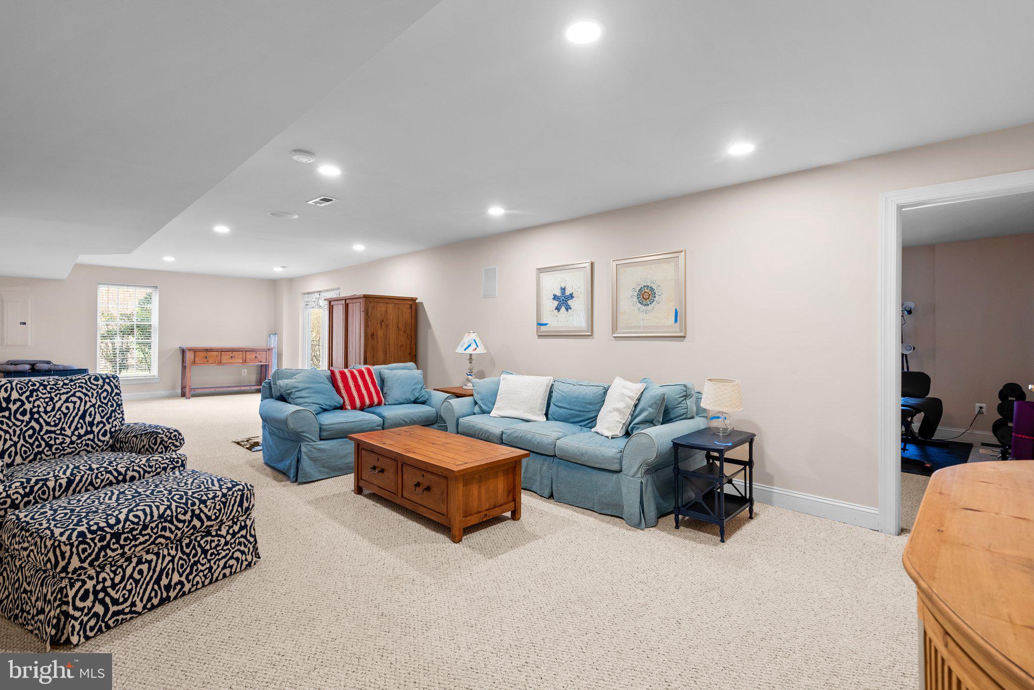 OAKTON CHASE - Residential