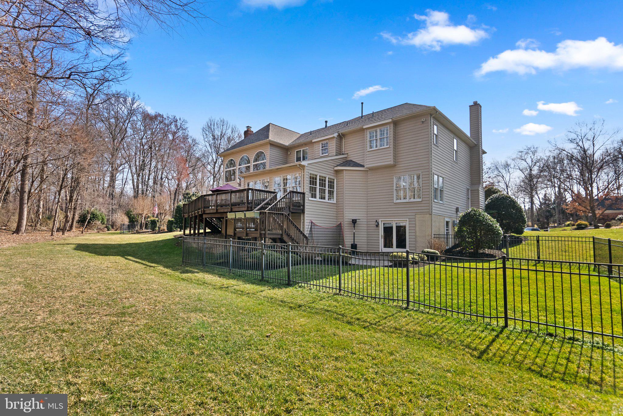 OAKTON CHASE - Residential