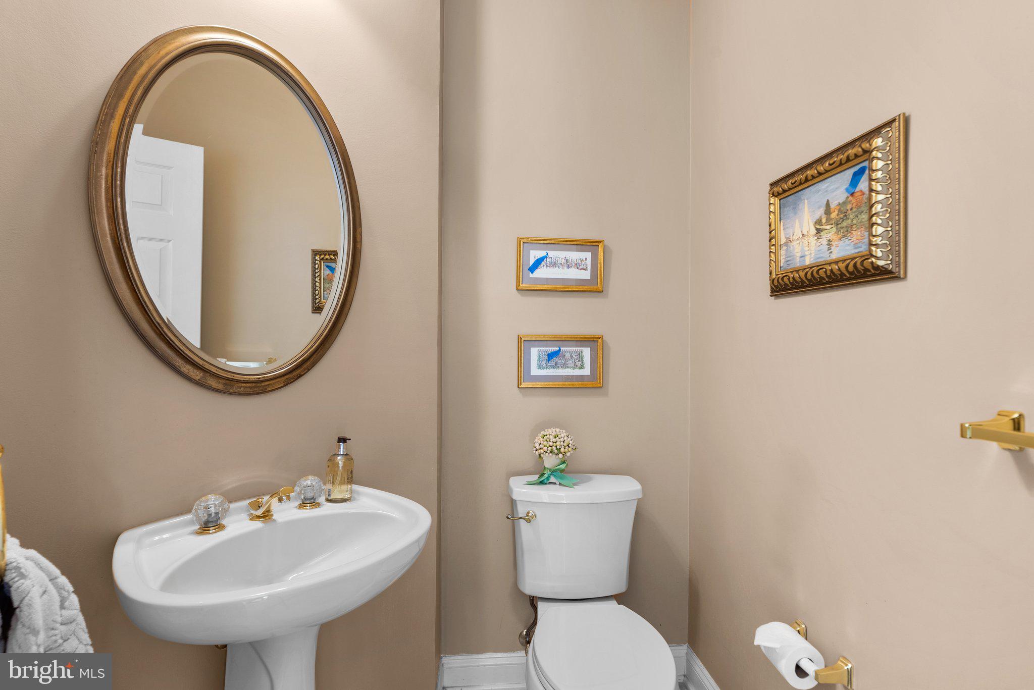 OAKTON CHASE - Residential