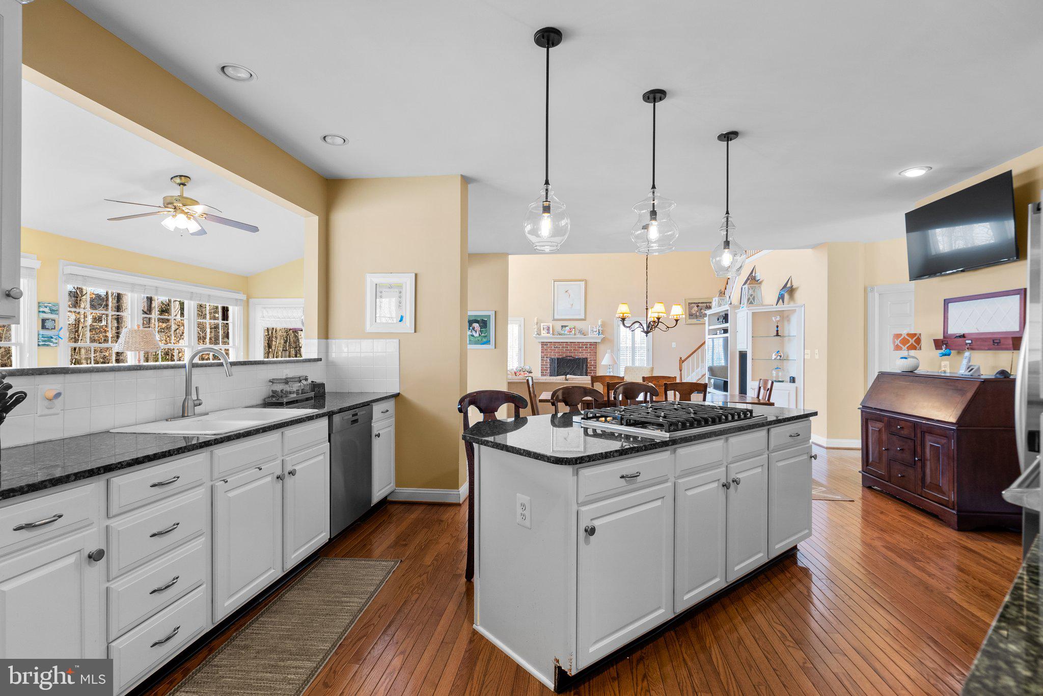 OAKTON CHASE - Residential