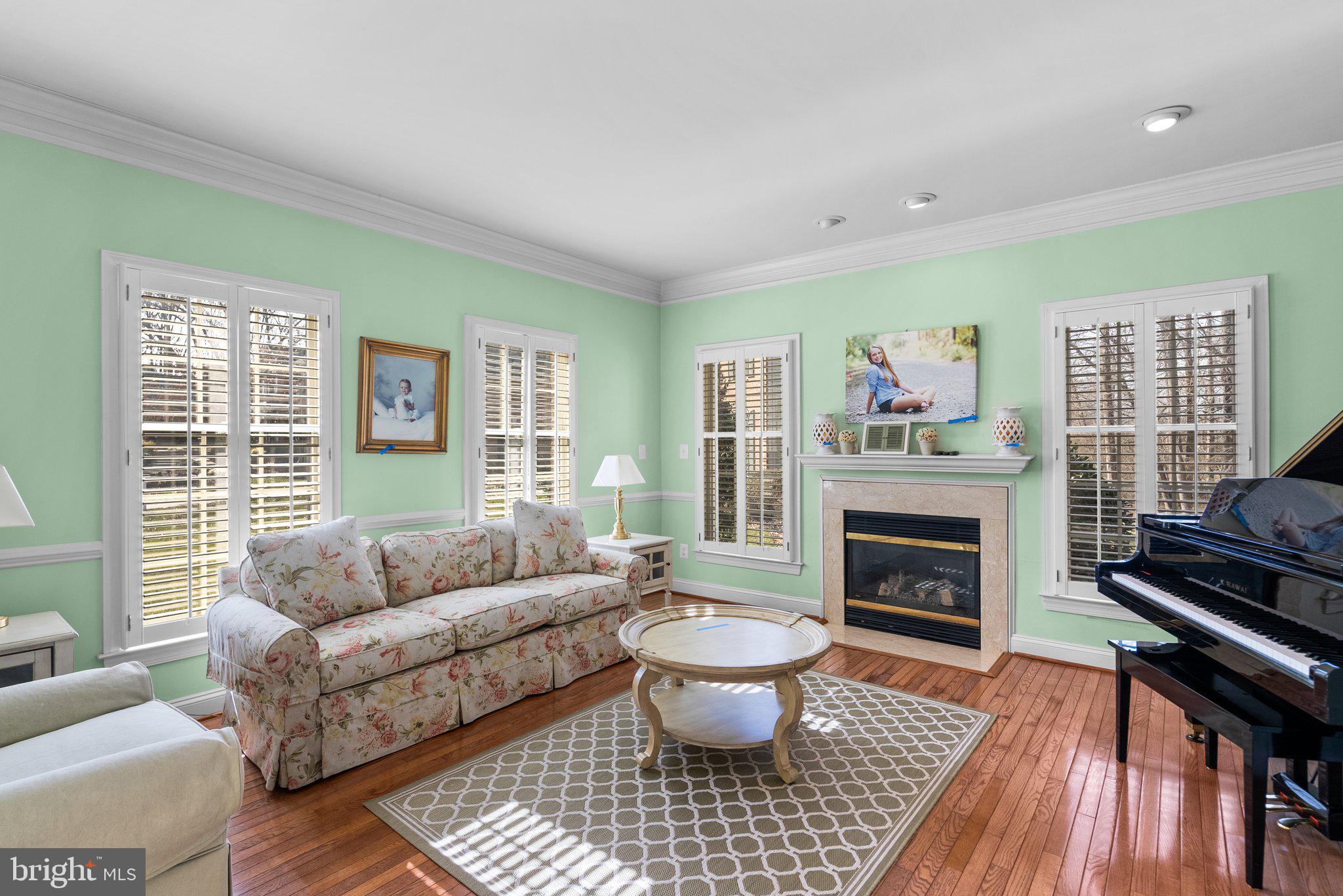 OAKTON CHASE - Residential