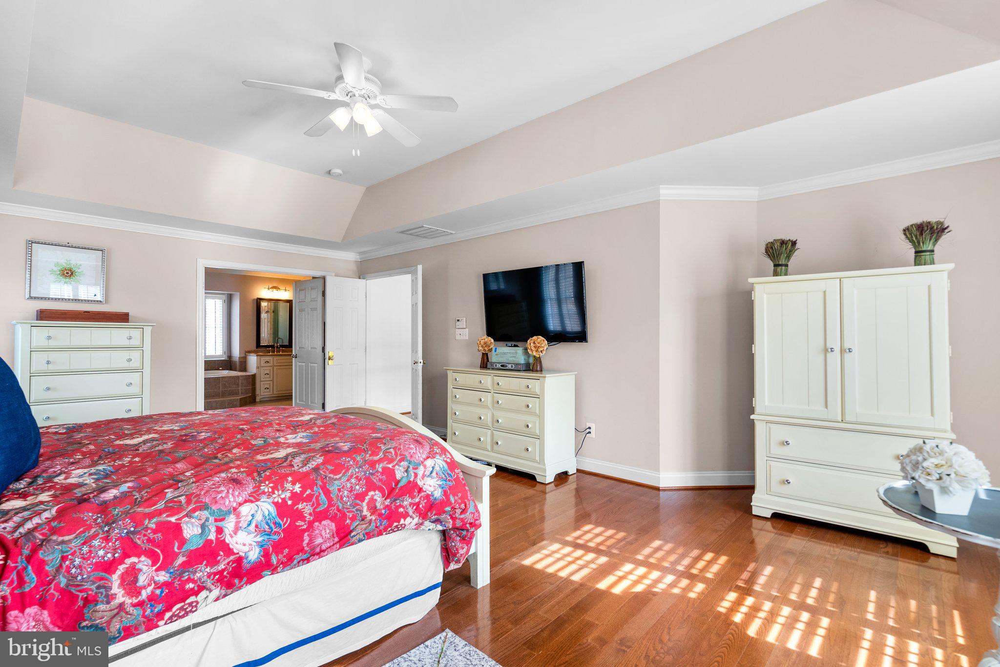 OAKTON CHASE - Residential