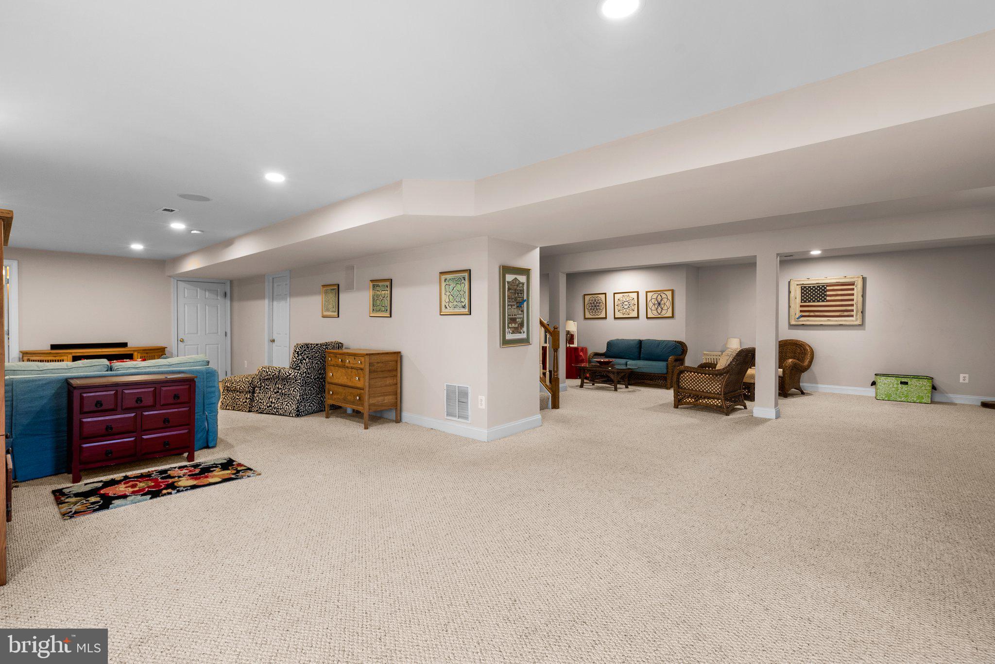 OAKTON CHASE - Residential