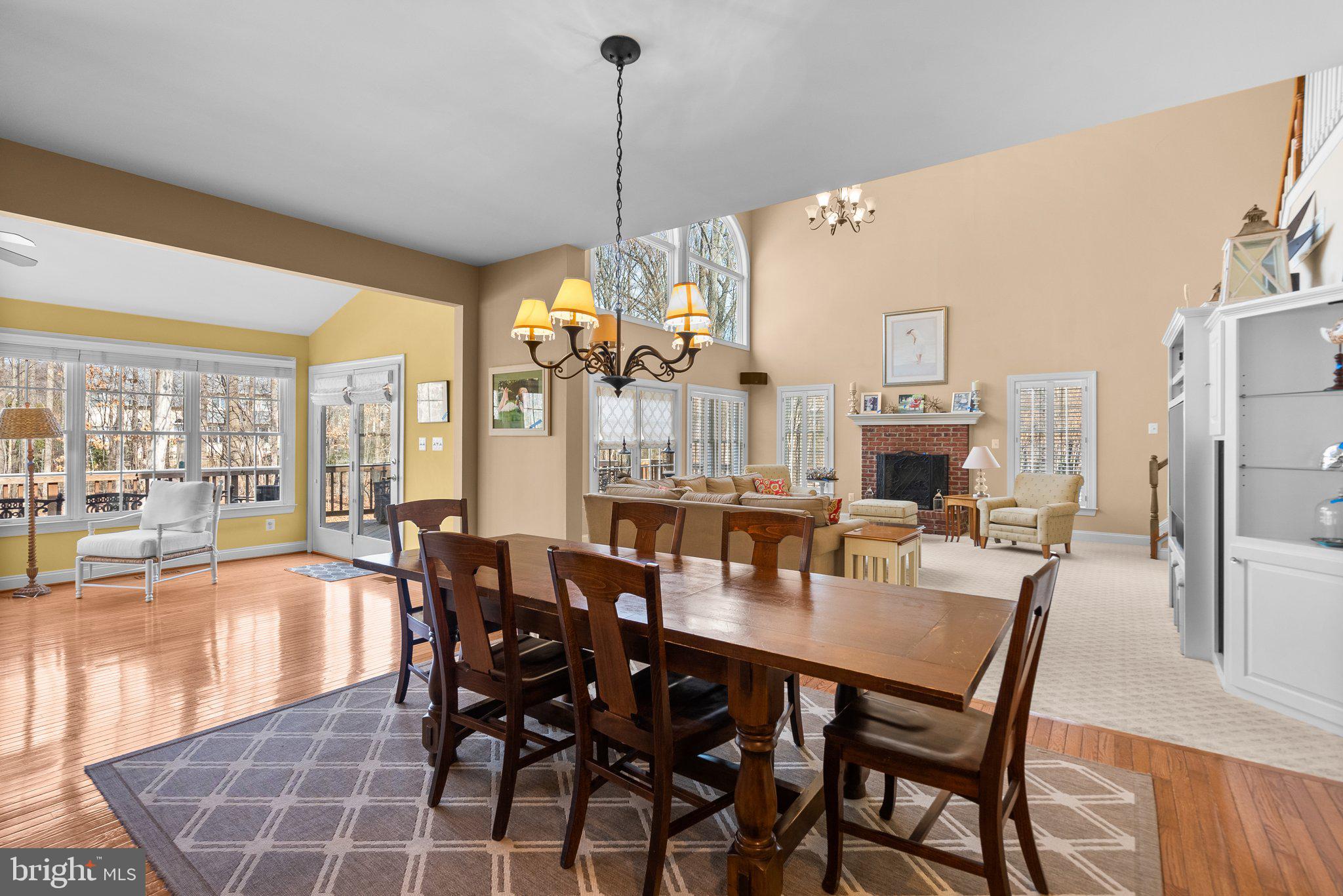 OAKTON CHASE - Residential