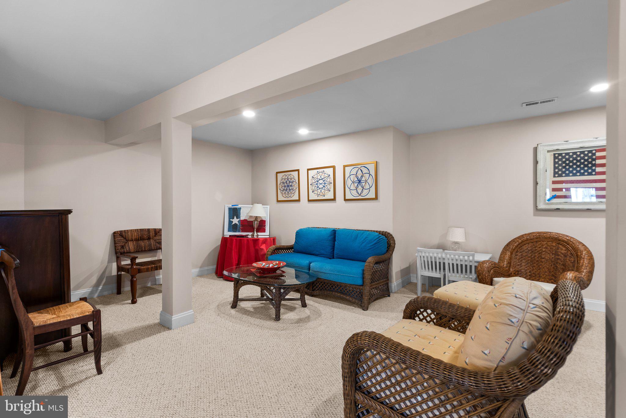 OAKTON CHASE - Residential