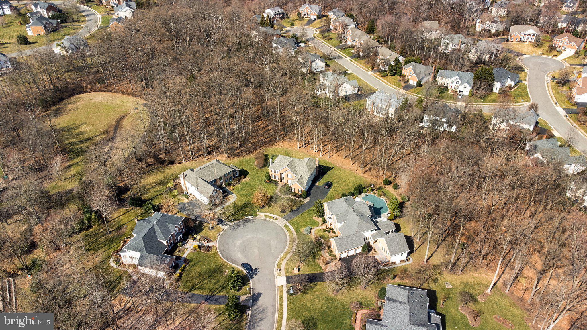 OAKTON CHASE - Residential