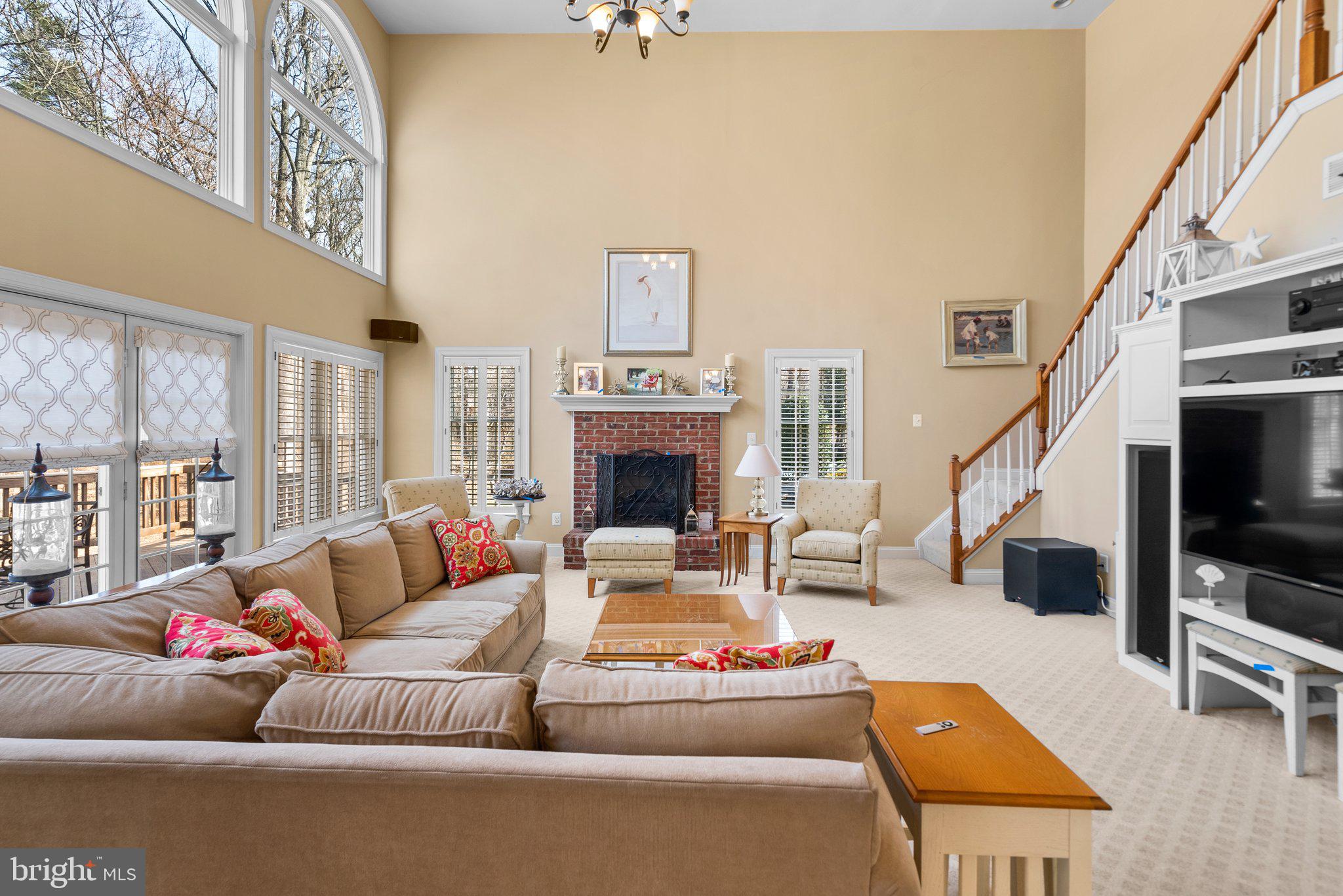 OAKTON CHASE - Residential