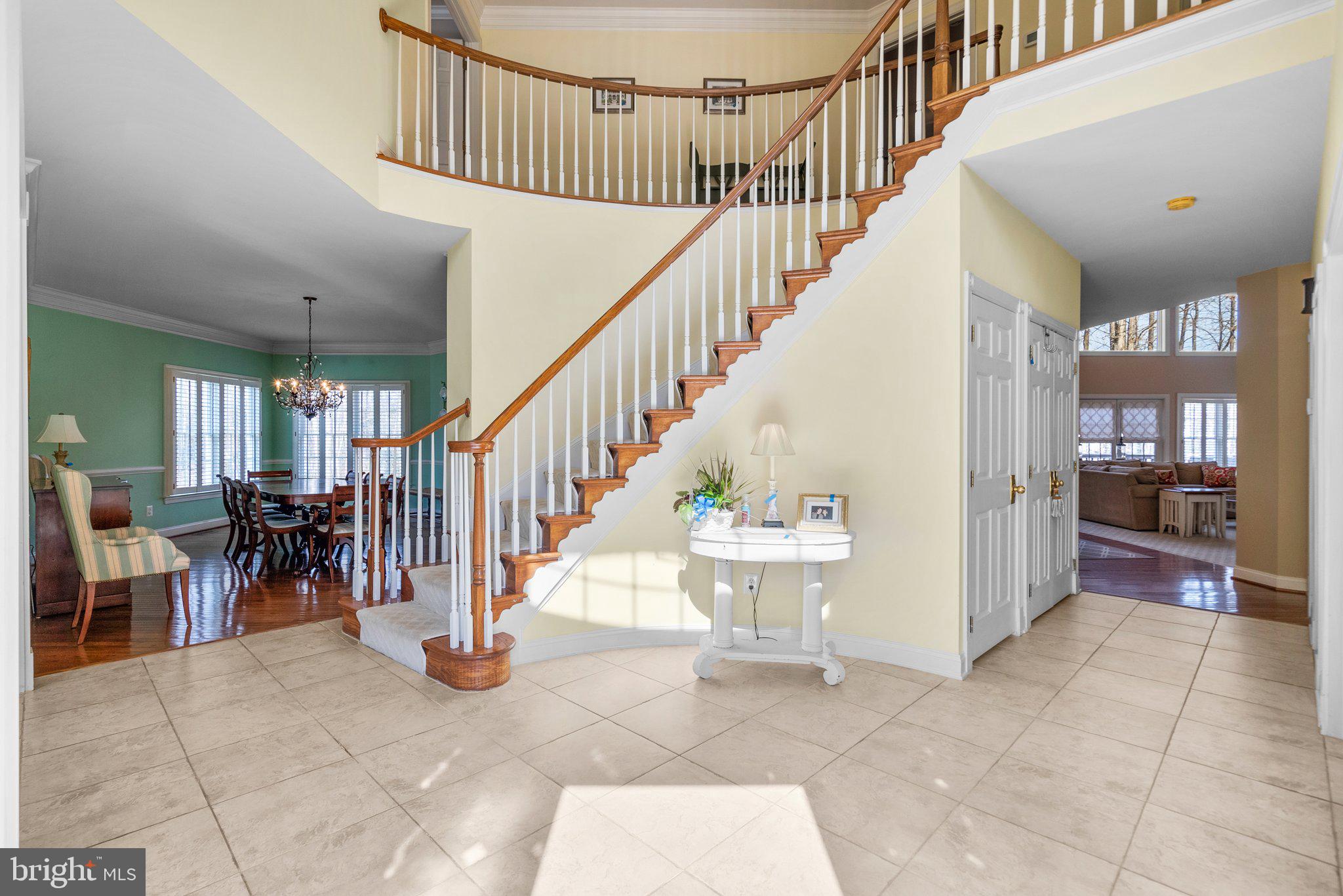 OAKTON CHASE - Residential