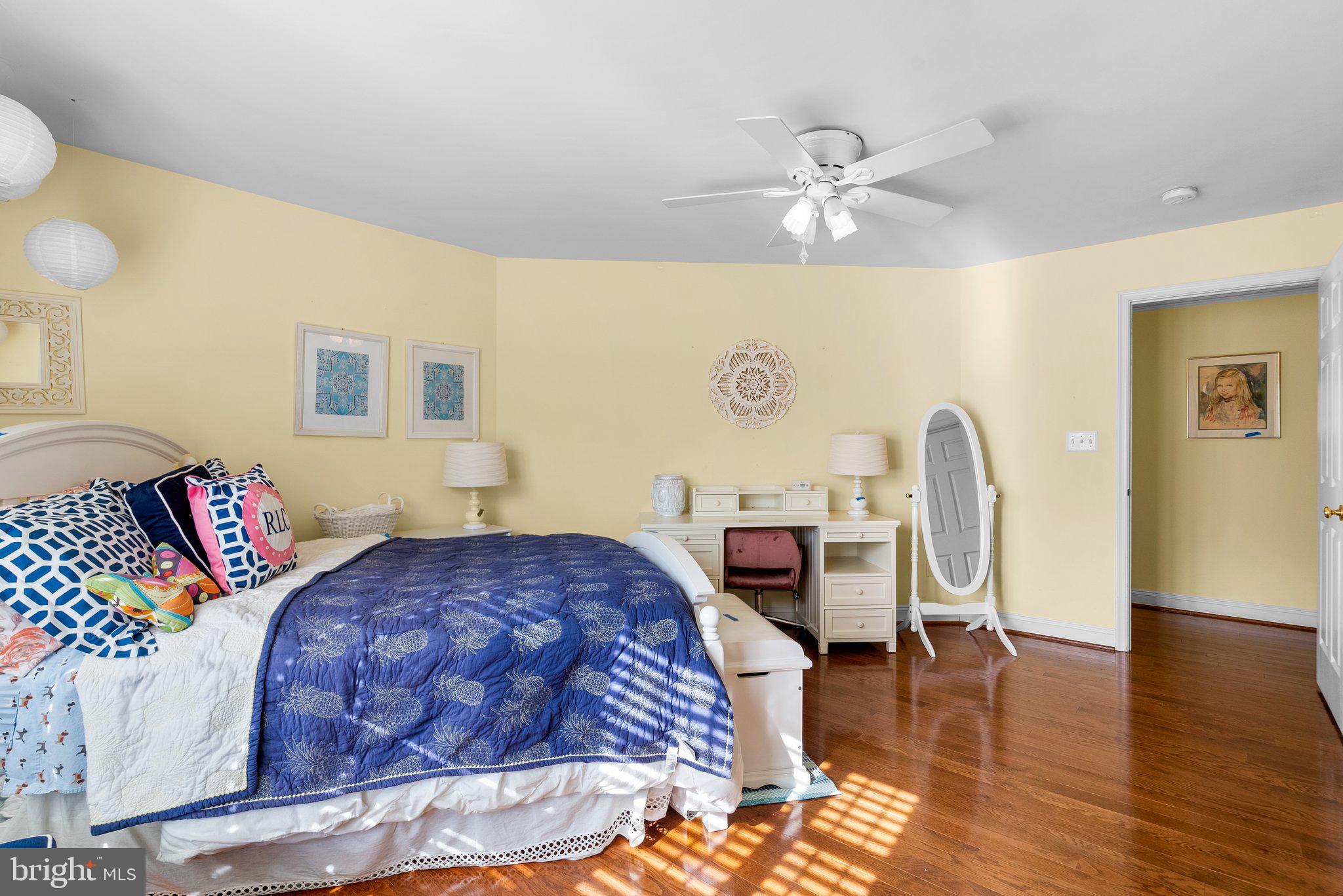 OAKTON CHASE - Residential