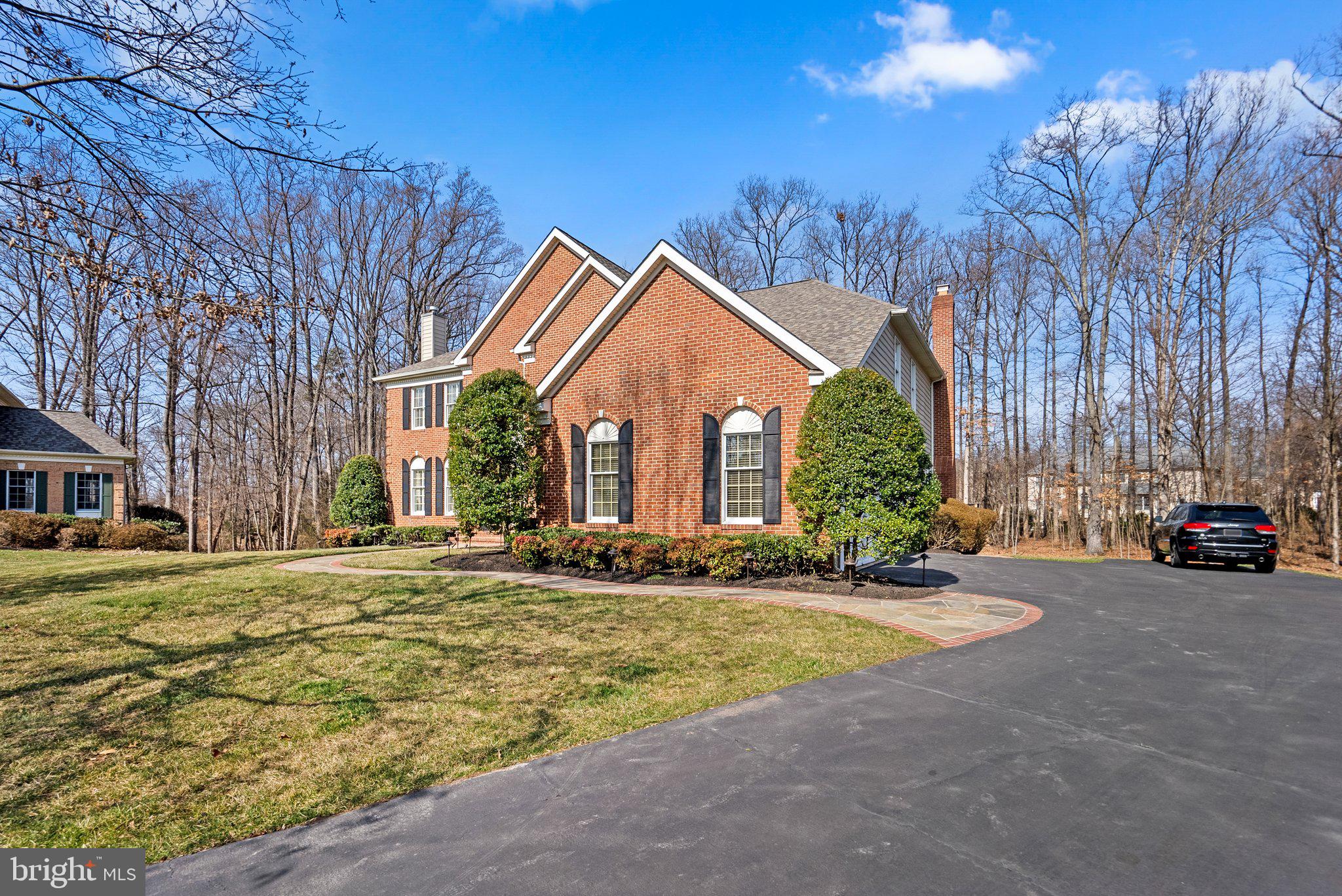 OAKTON CHASE - Residential