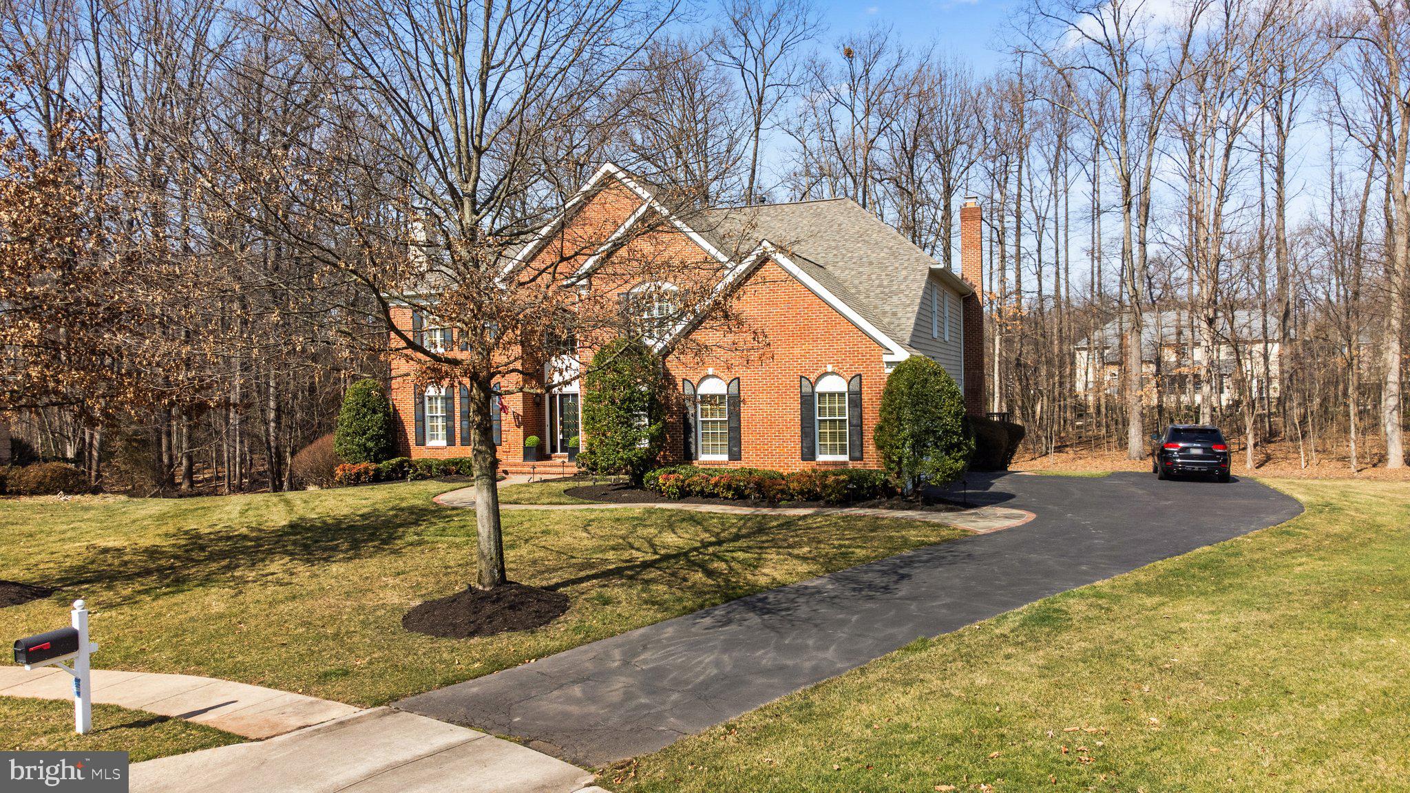 OAKTON CHASE - Residential