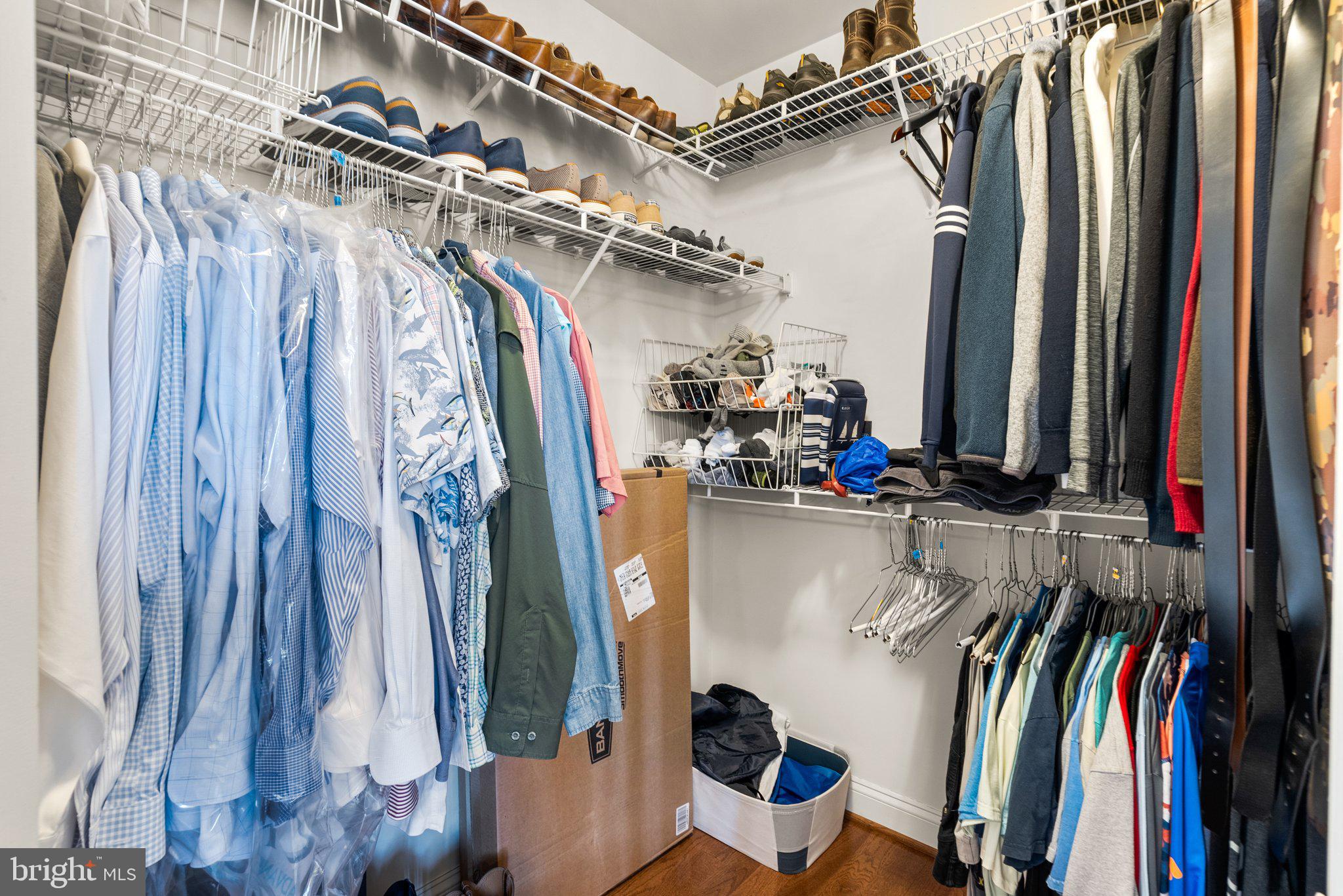 OAKTON CHASE - Residential