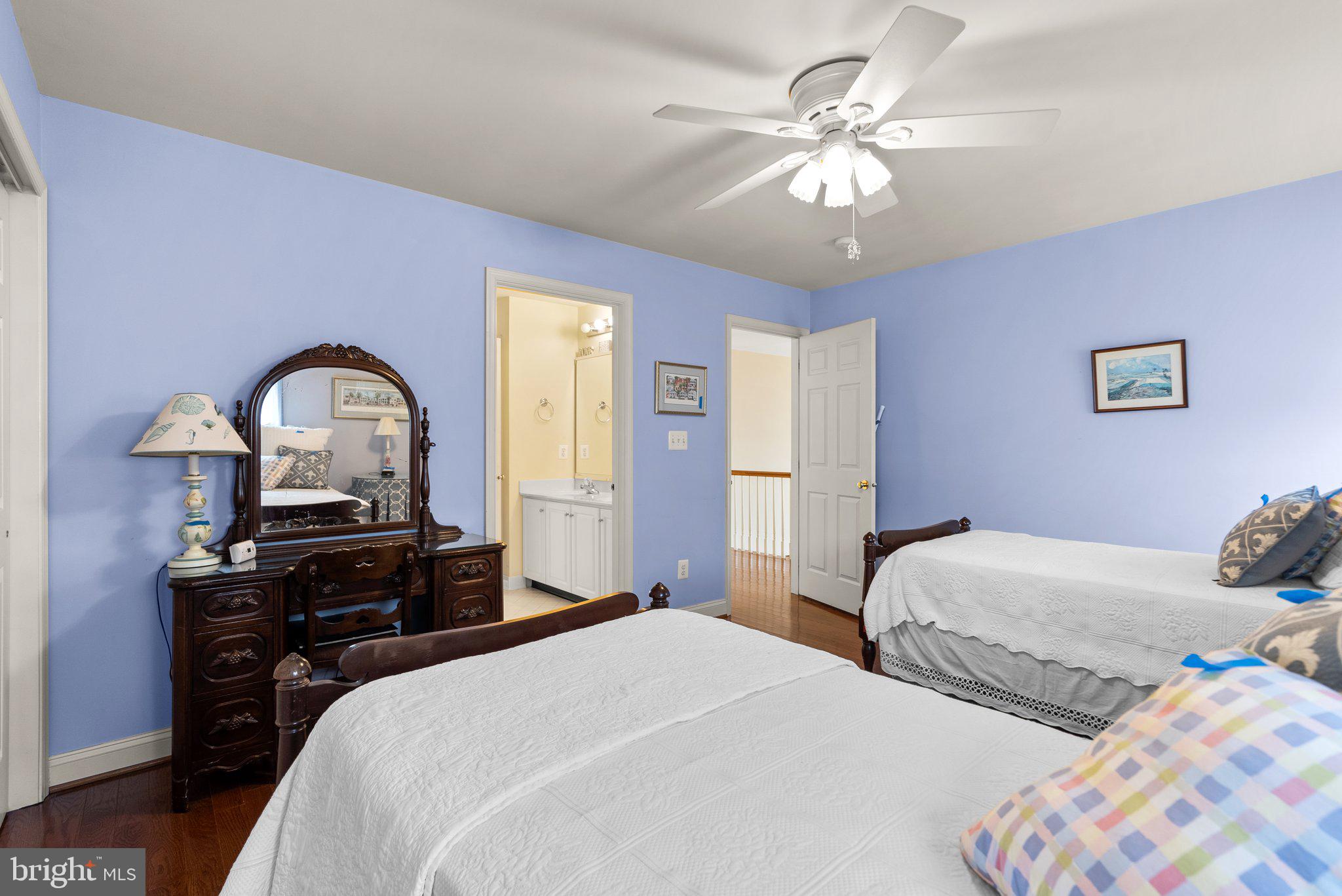 OAKTON CHASE - Residential