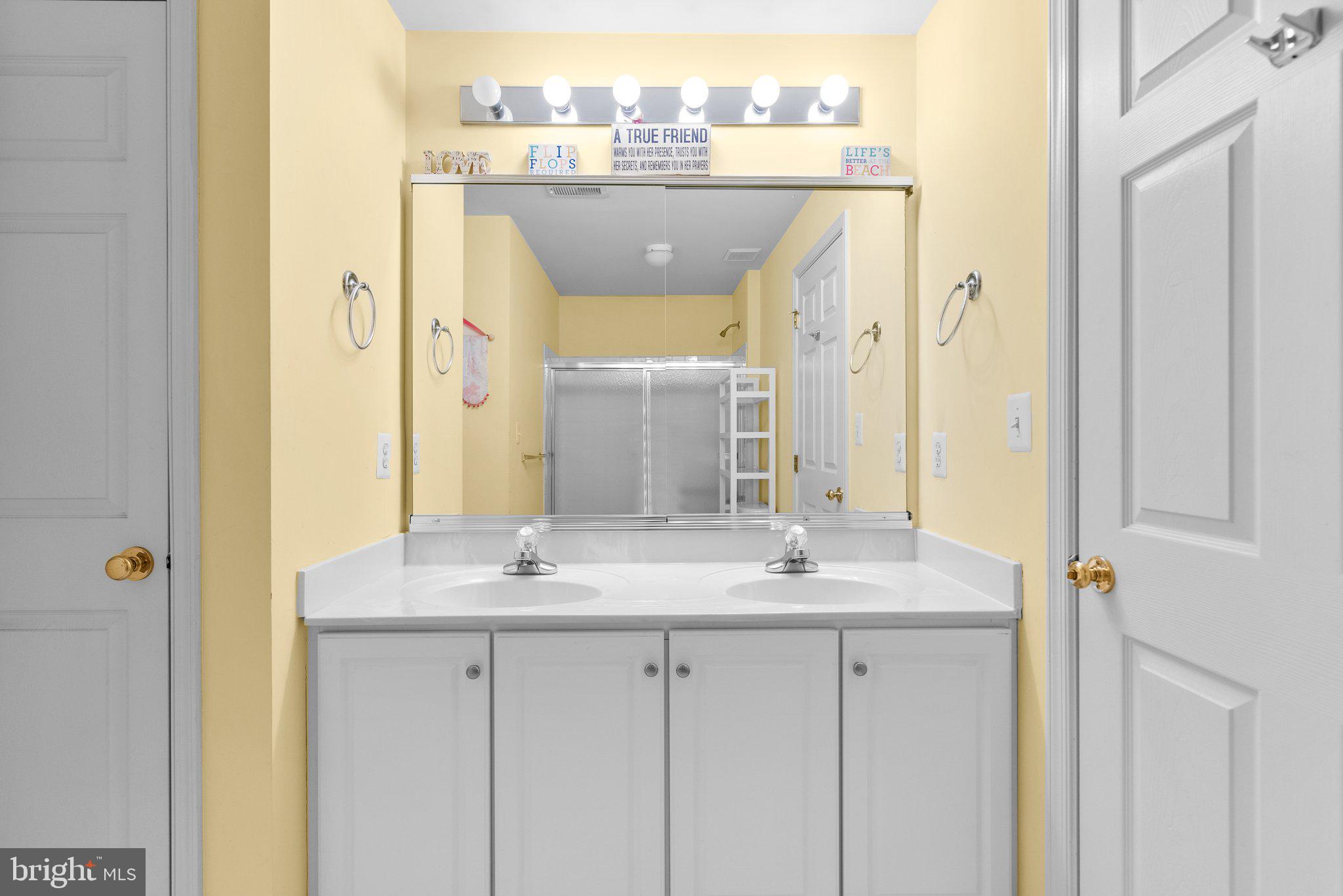 OAKTON CHASE - Residential