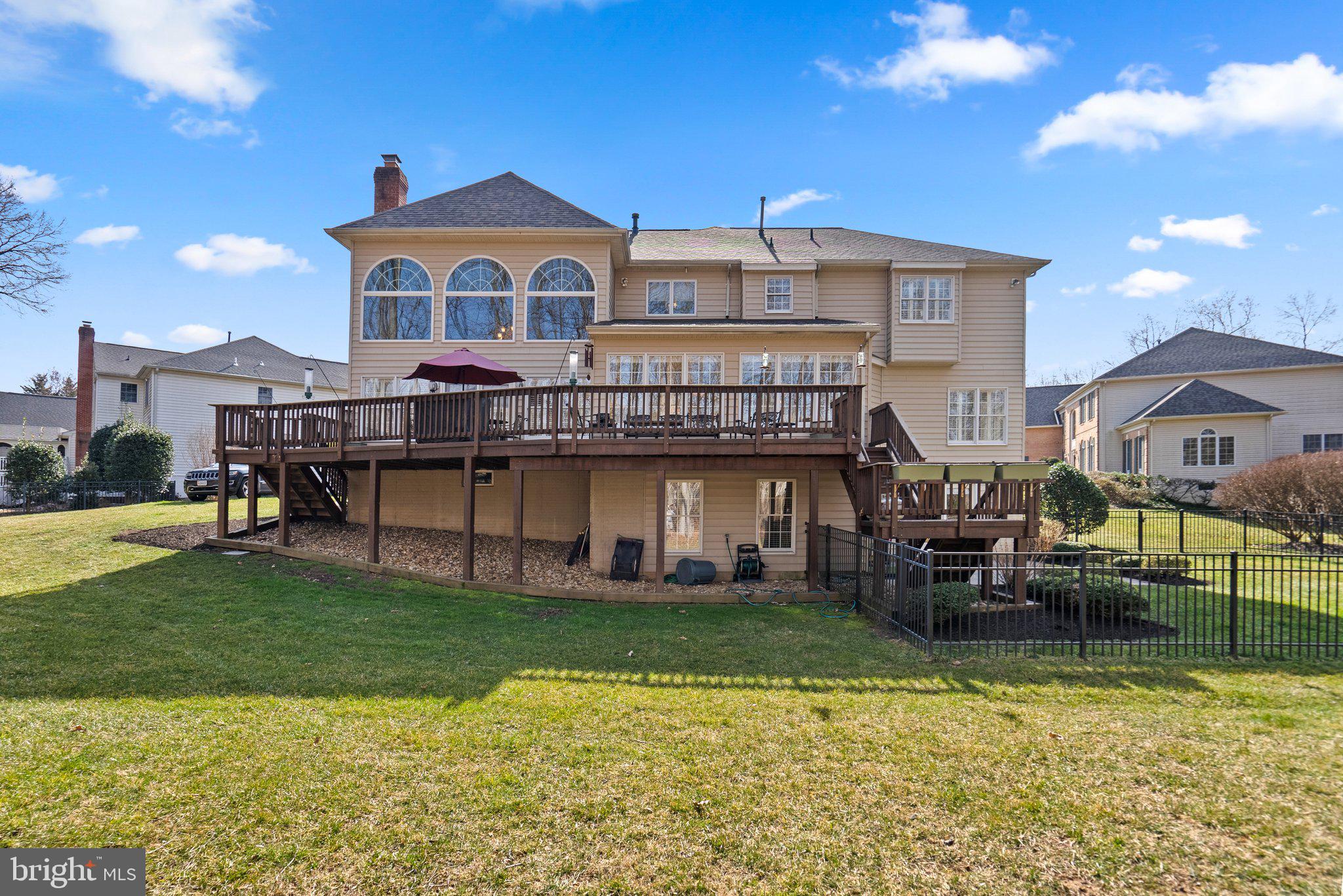 OAKTON CHASE - Residential