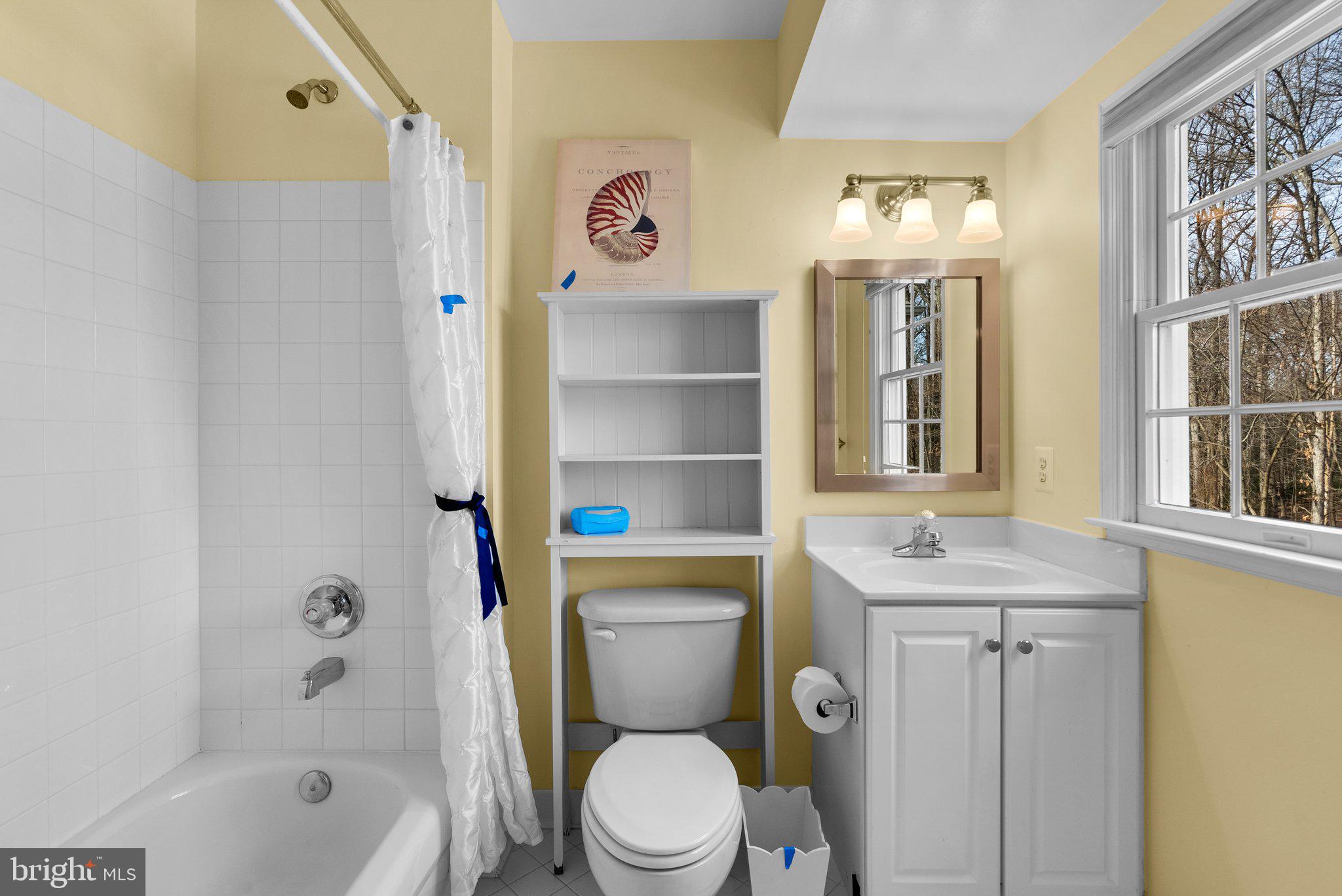 OAKTON CHASE - Residential