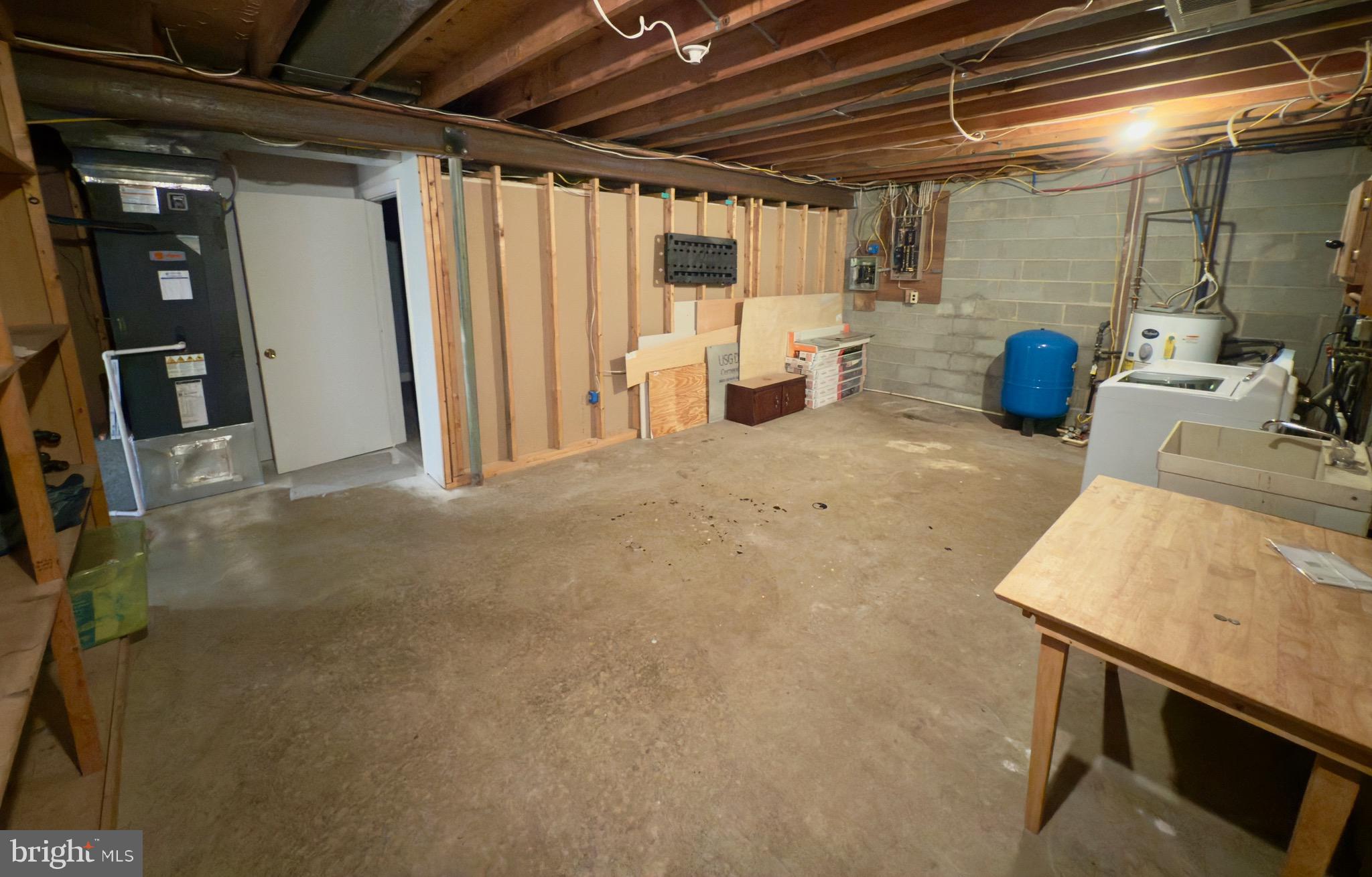 MARSH RD - Residential