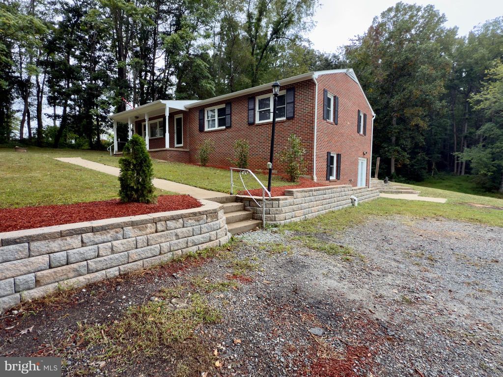 Photo of 2664 Warrenton Road, FREDERICKSBURG, VA 22406 (MLS # VAST2042696)