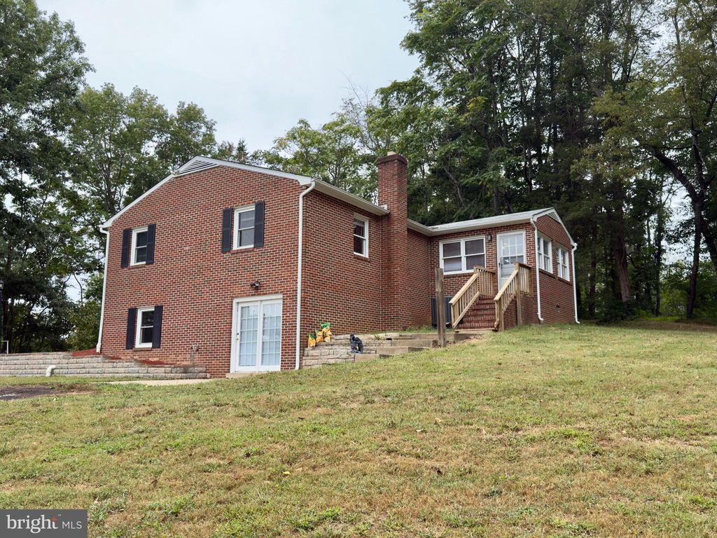 Photo of 2664 Warrenton Road, FREDERICKSBURG, VA 22406 (MLS # VAST2042696)
