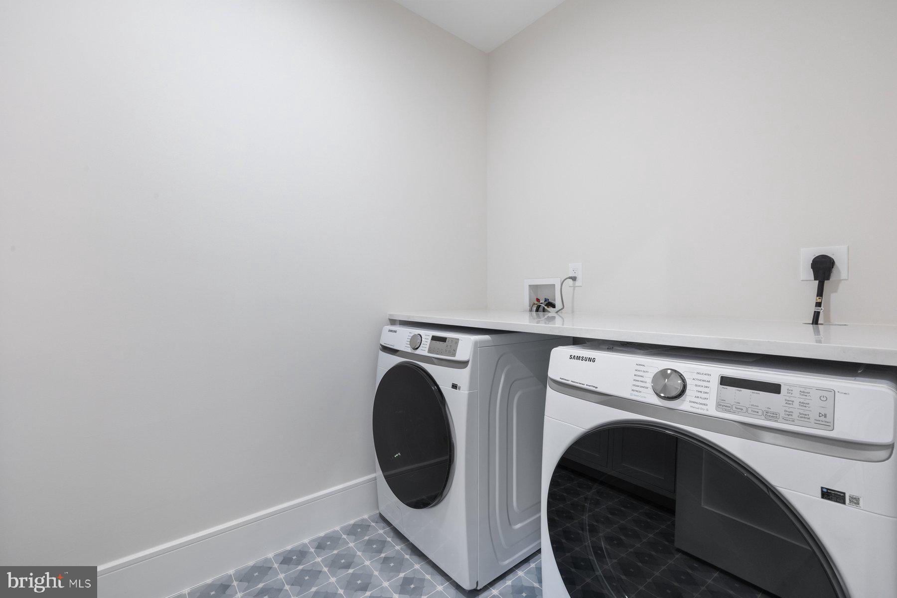 ROLLINGWOOD - Residential