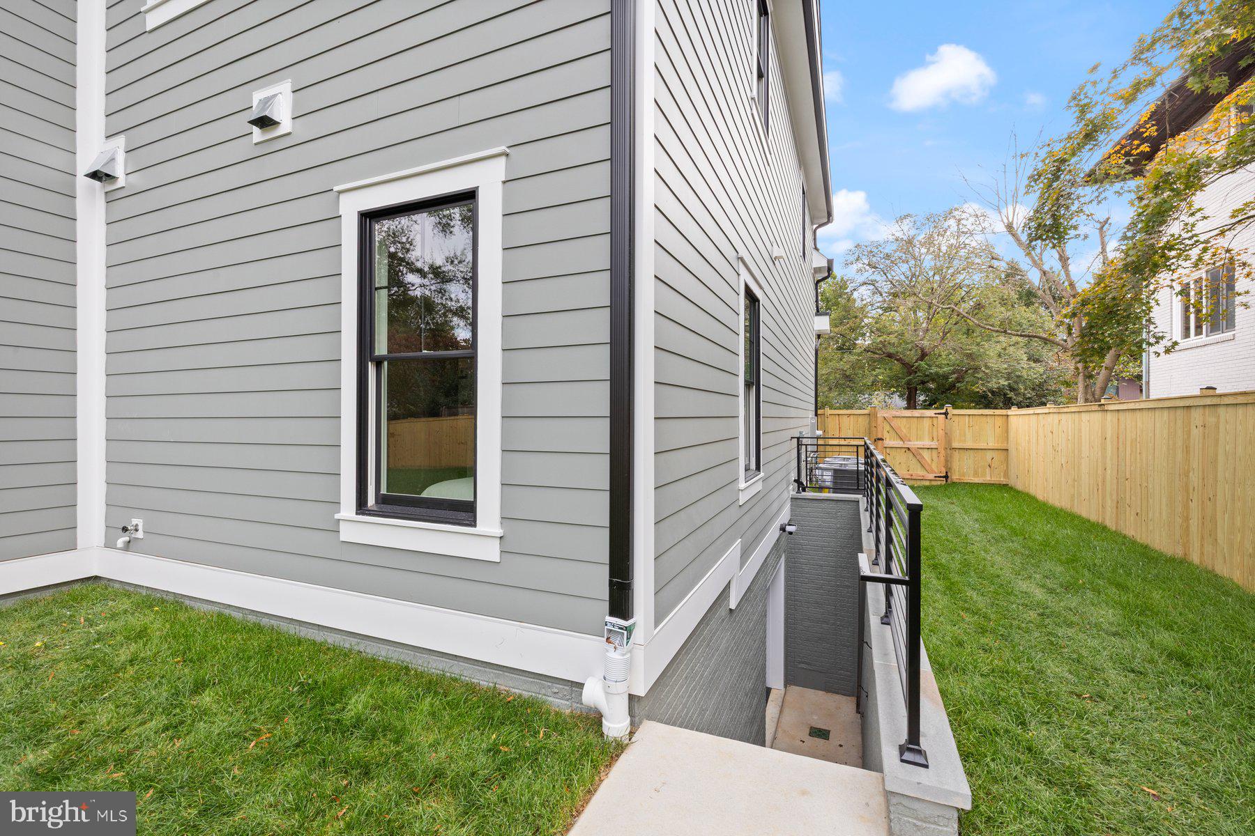 ROLLINGWOOD - Residential