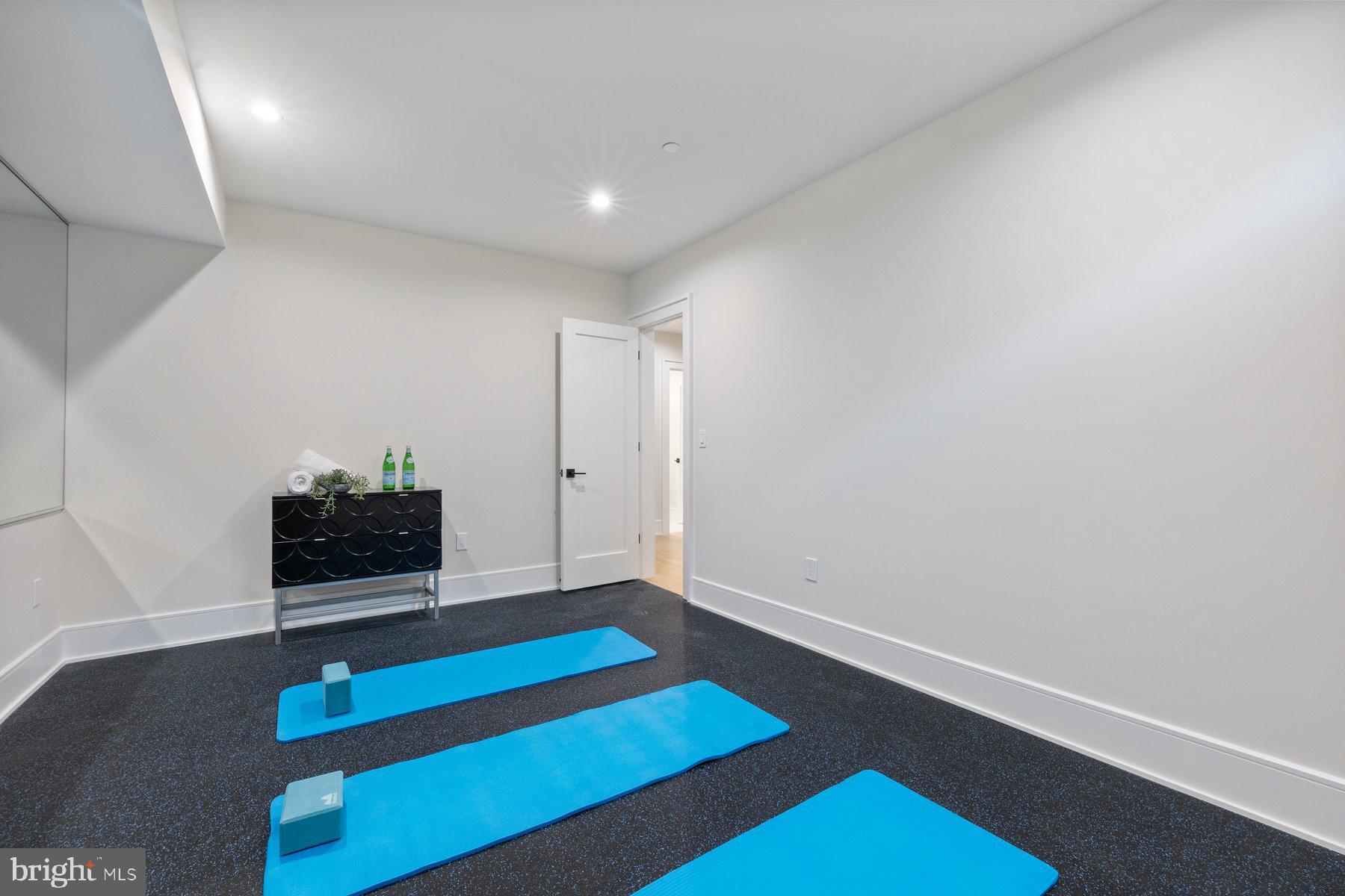 ROLLINGWOOD - Residential