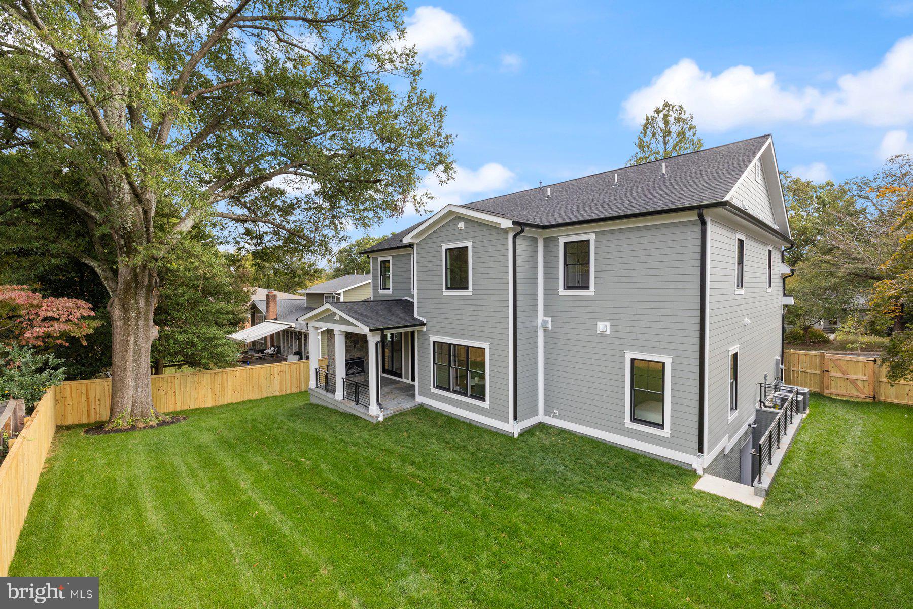 ROLLINGWOOD - Residential