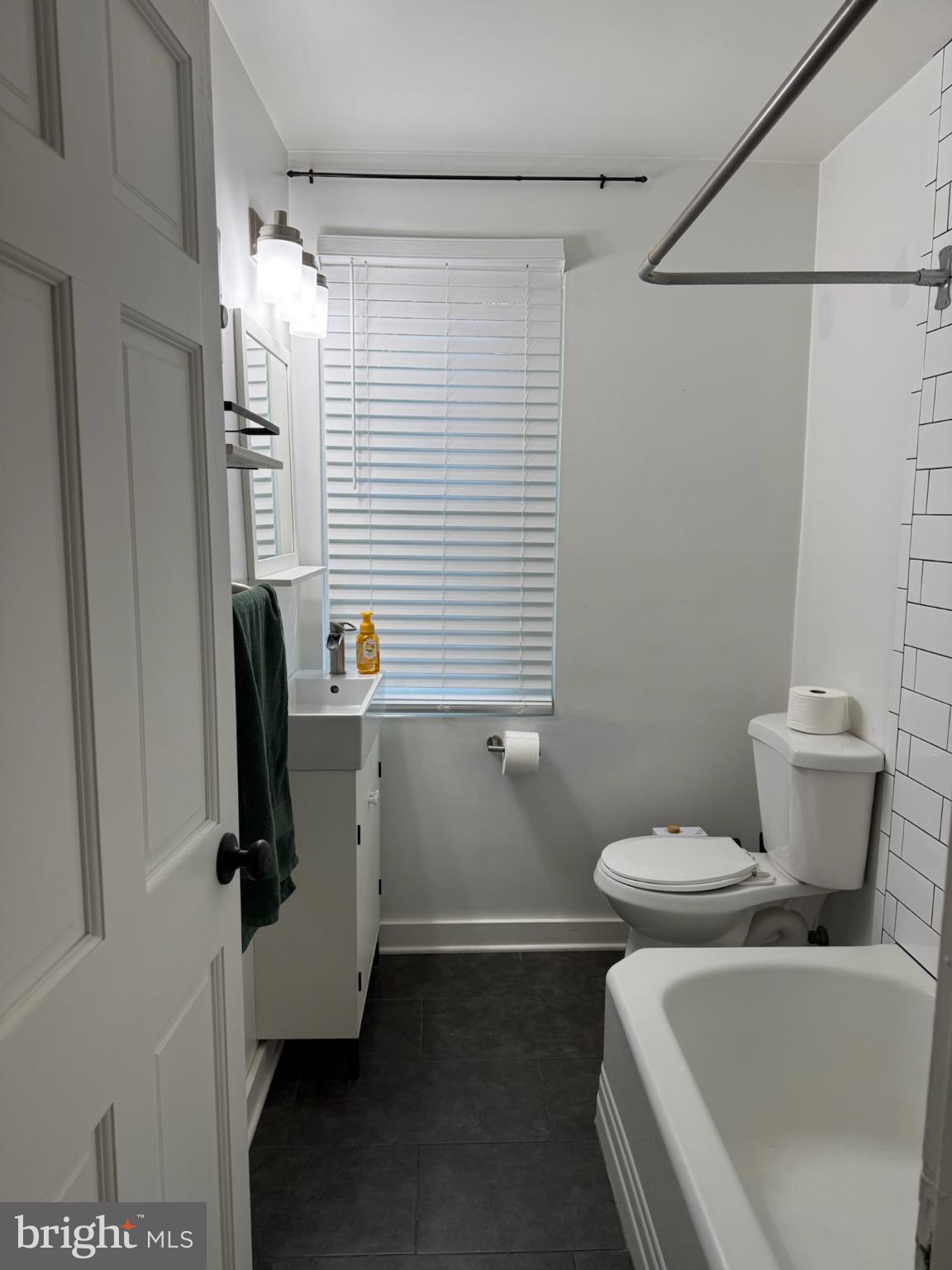 117 E GLEBE ROAD B