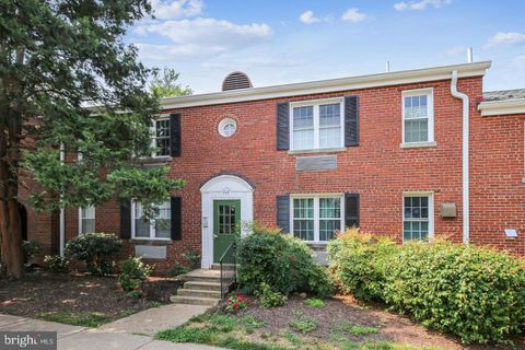 117 E GLEBE ROAD B ALEXANDRIA VA 22305