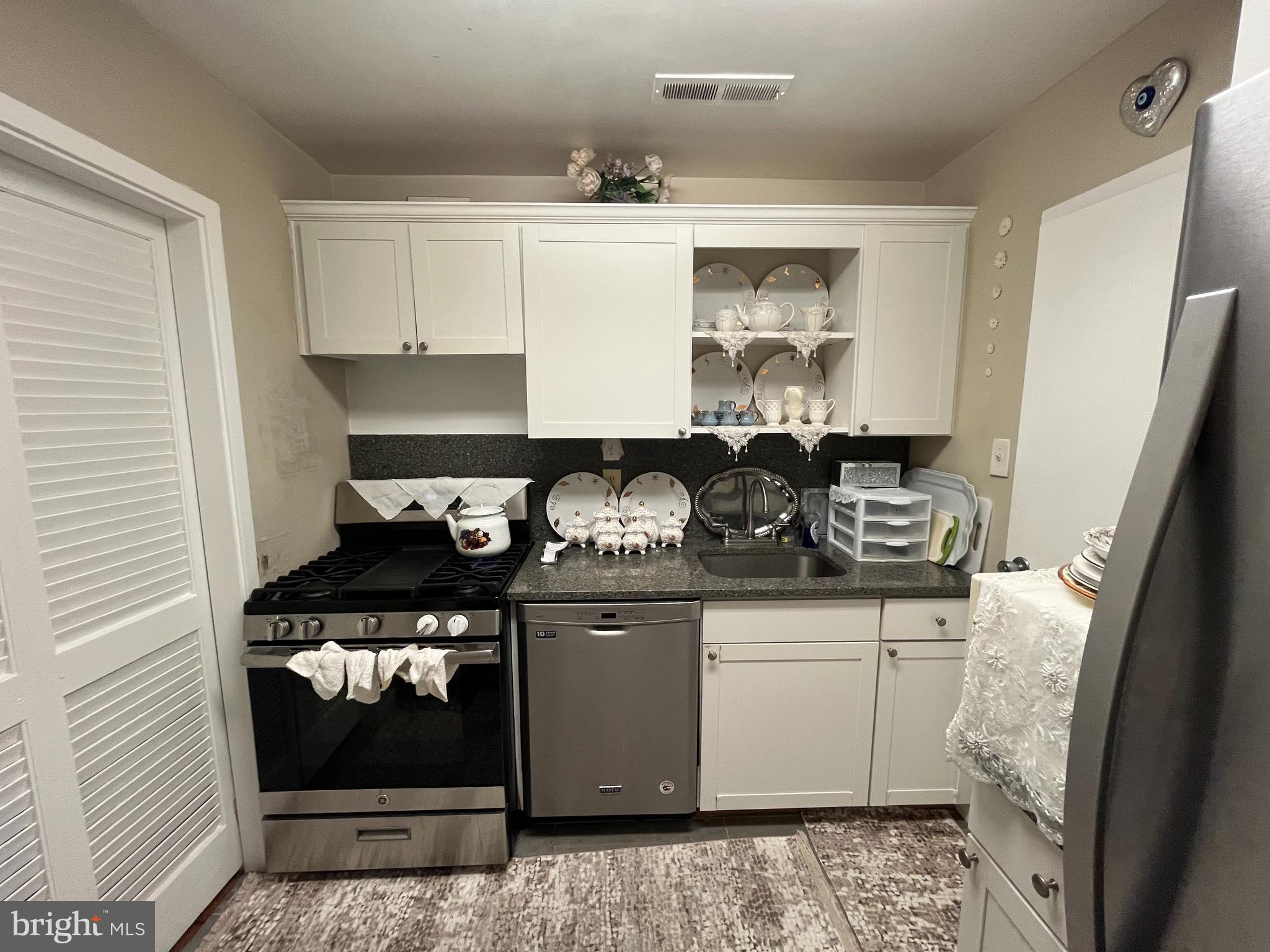 WOODLAKE TOWERS - Residential Lease