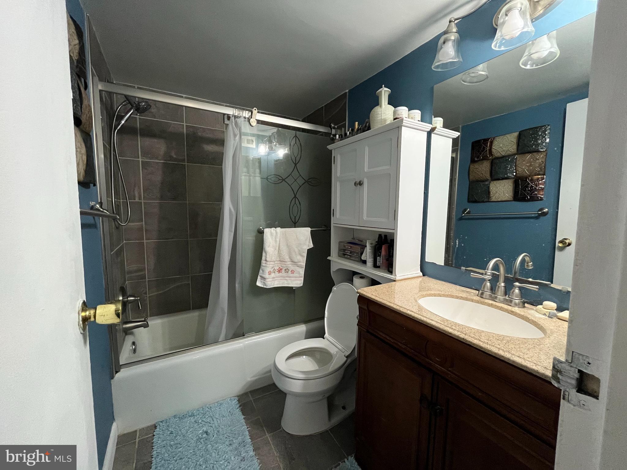 WOODLAKE TOWERS - Residential Lease