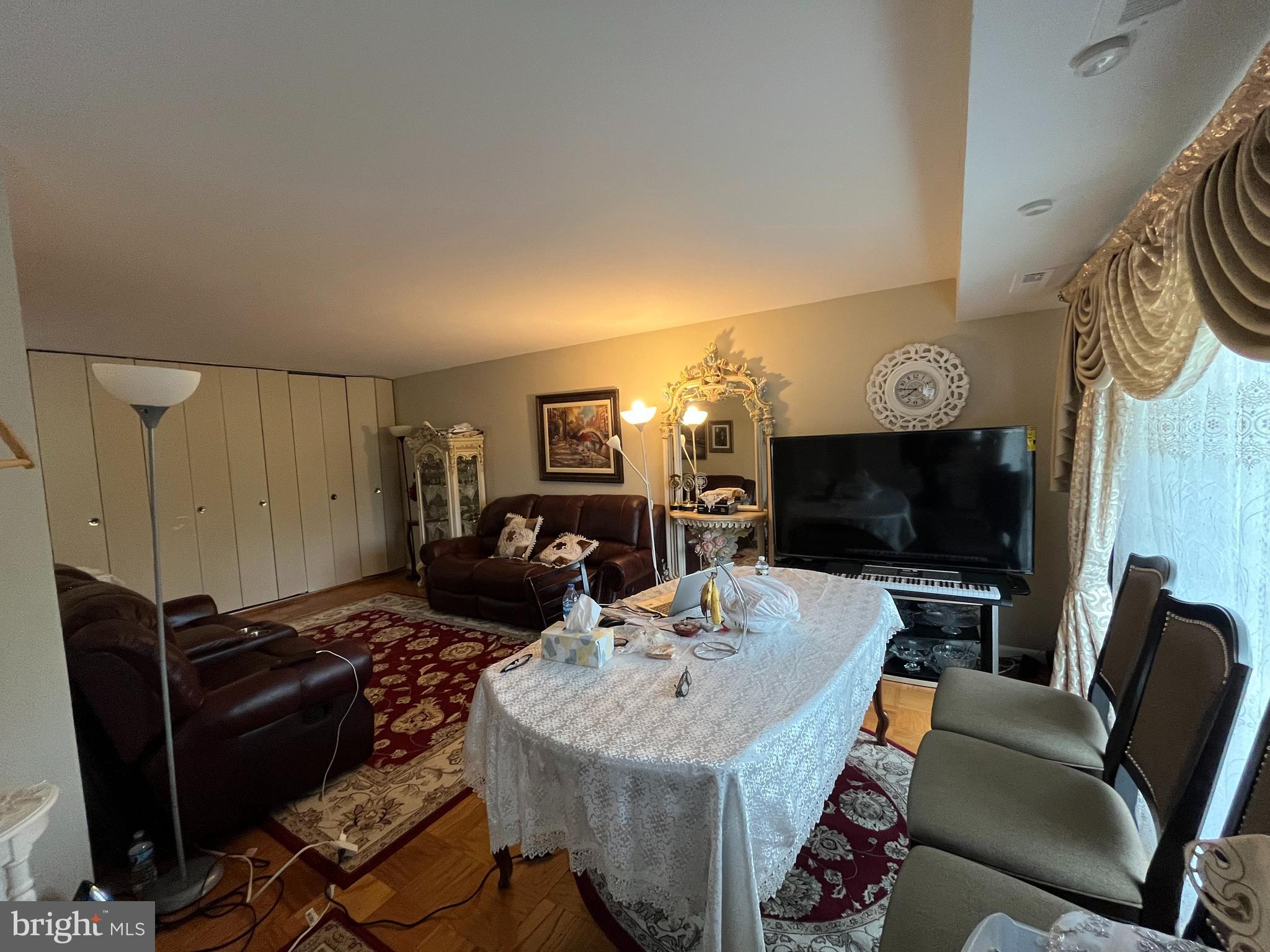 WOODLAKE TOWERS - Residential Lease