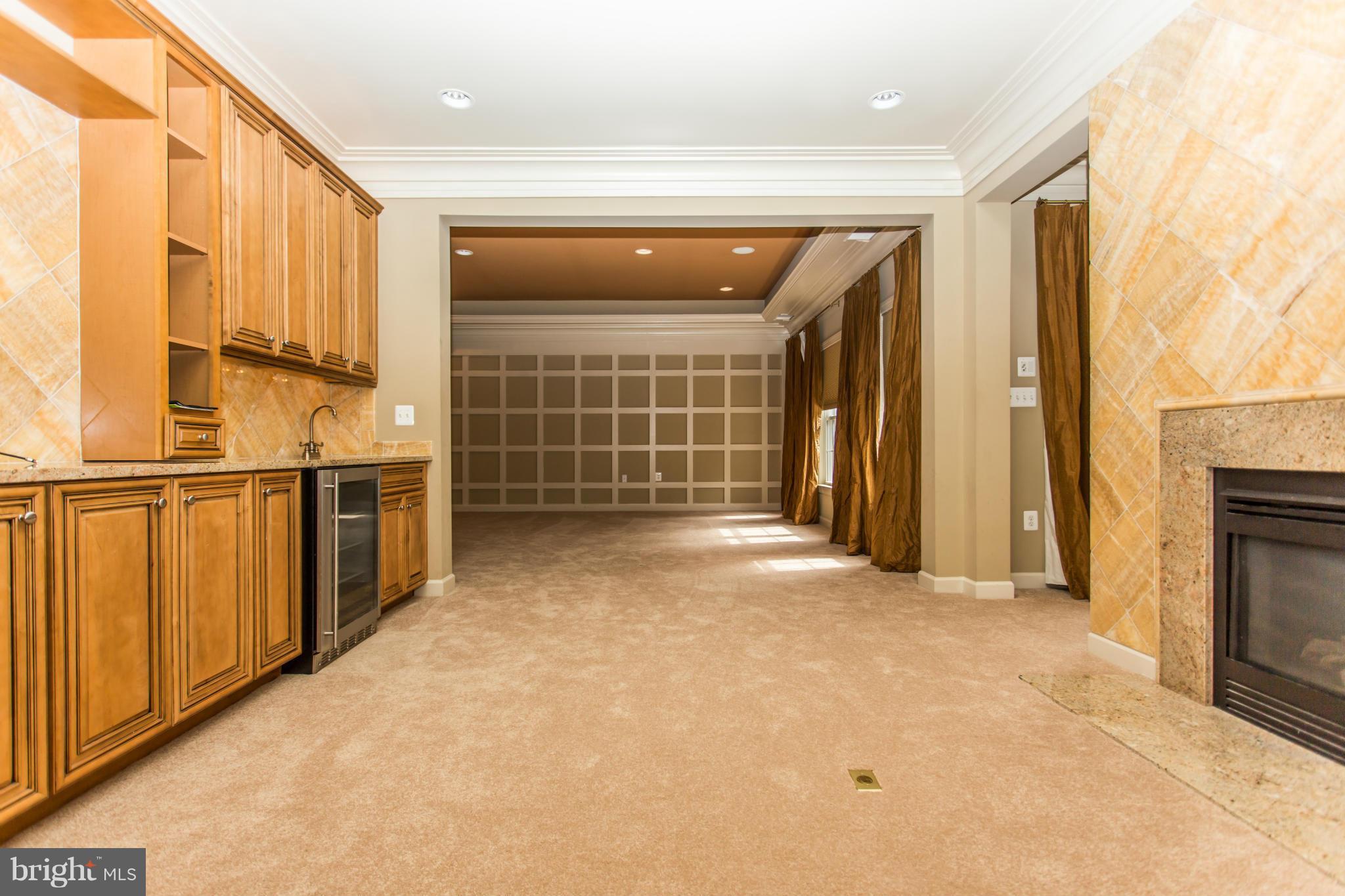 WHITEHALL - Residential