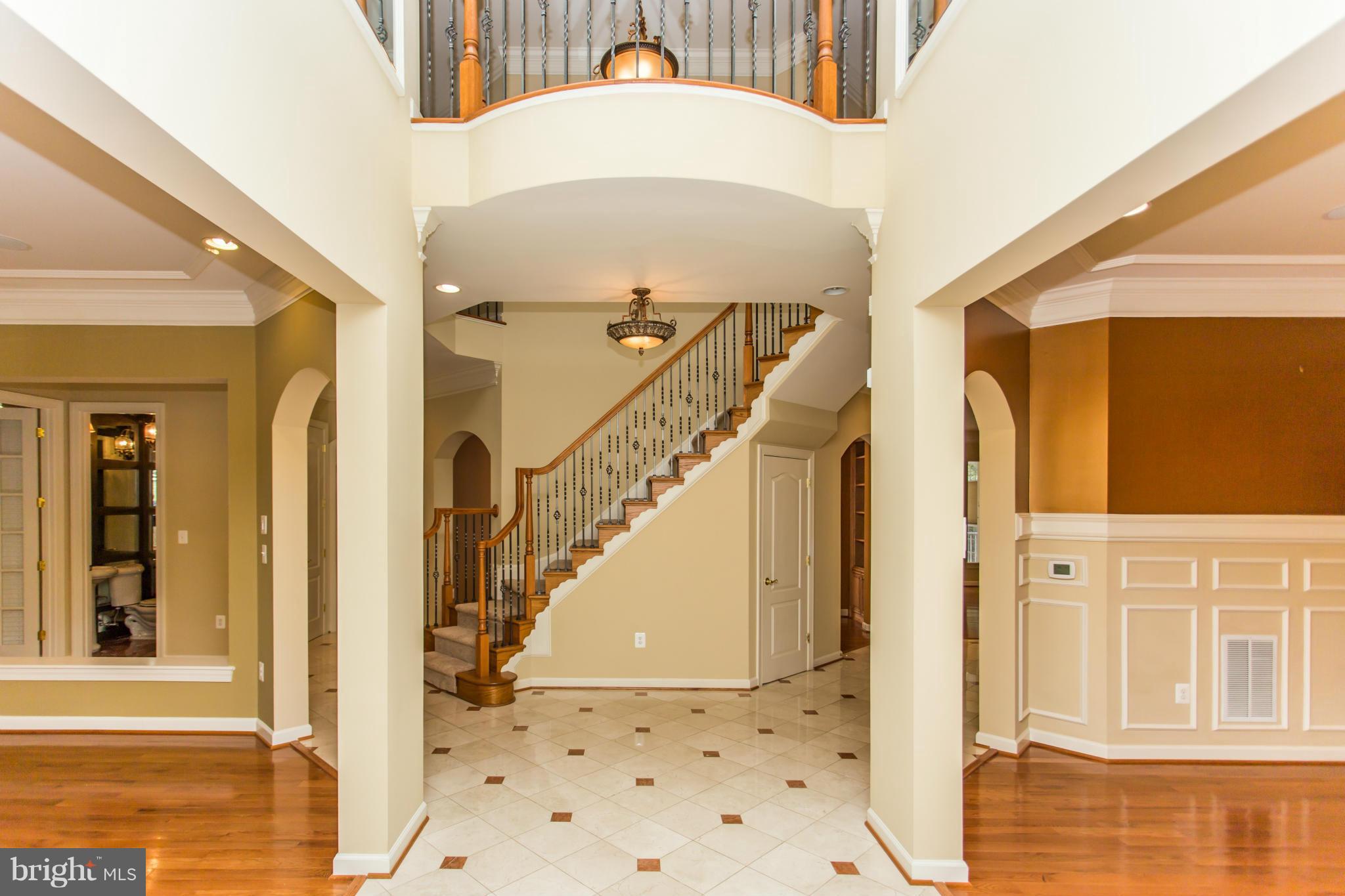 WHITEHALL - Residential